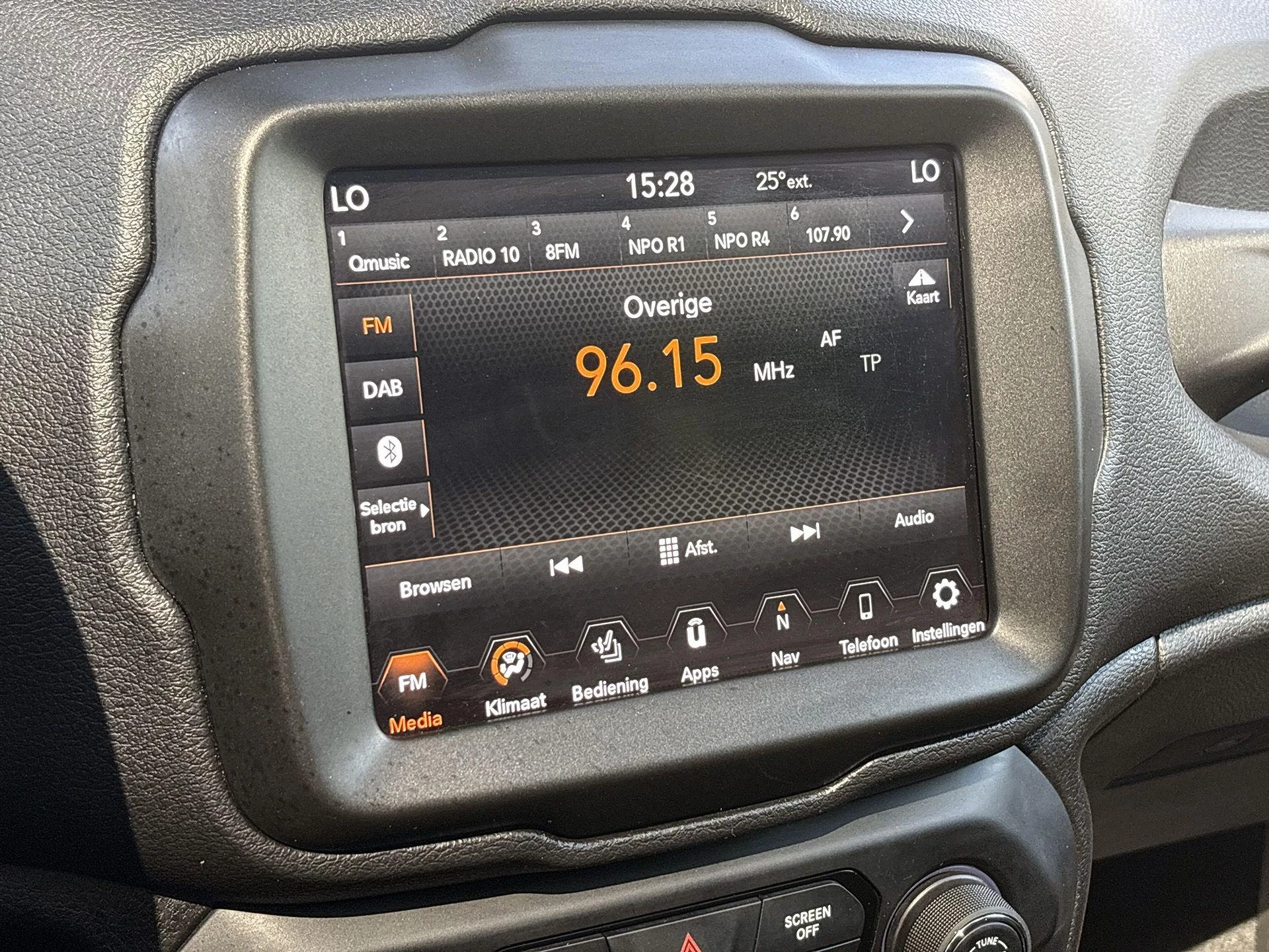 Jeep-Renegade-image-29