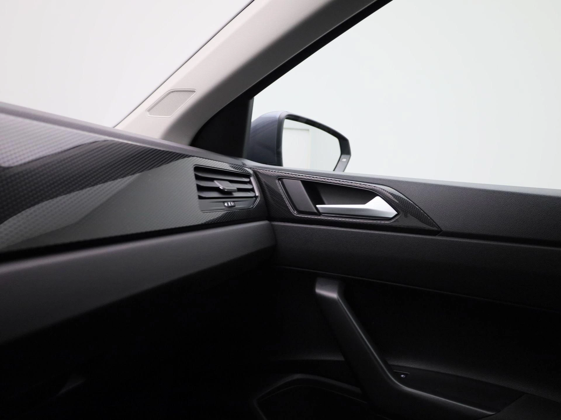 Volkswagen-Polo-image-21