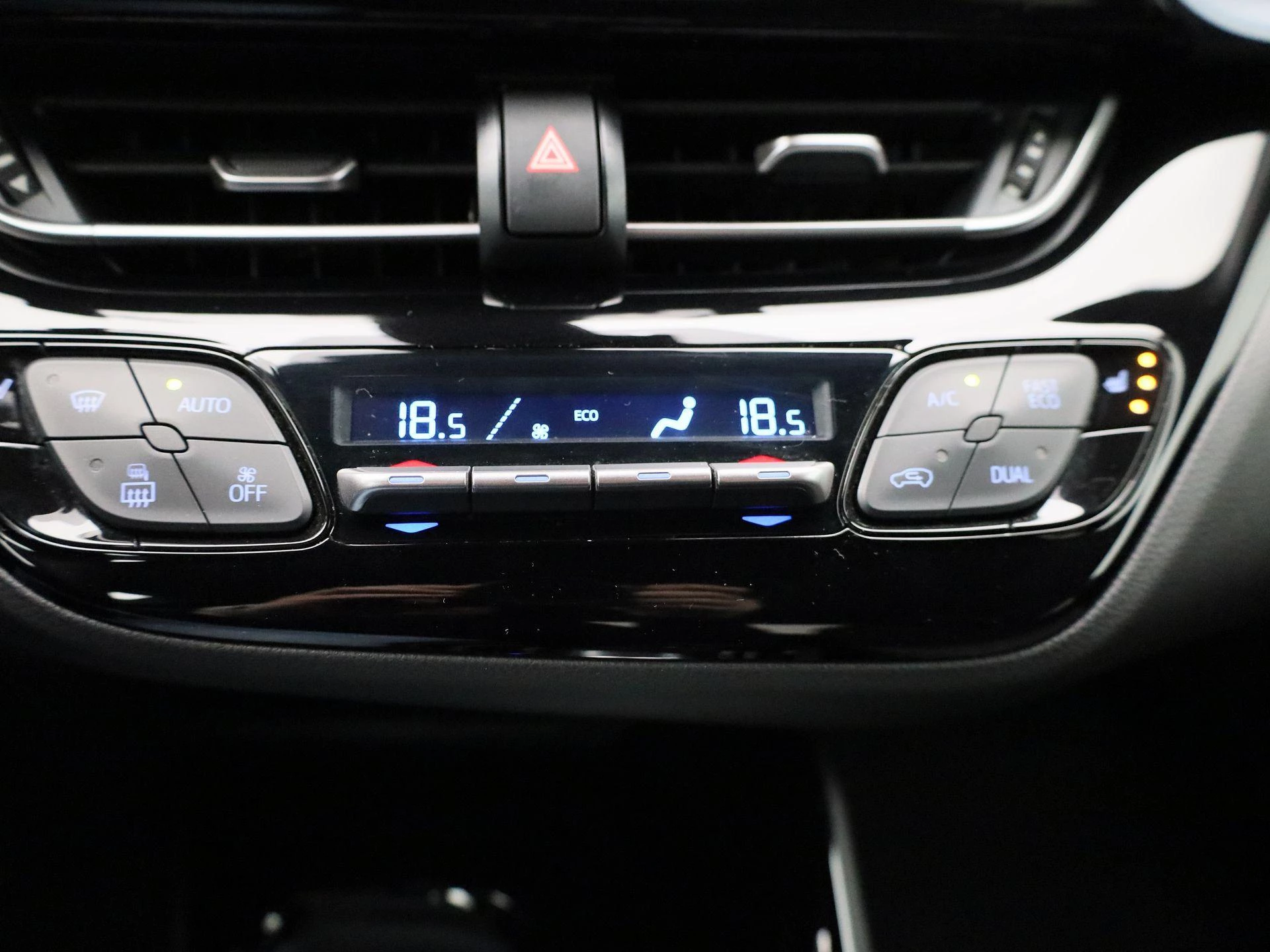 Toyota-C-HR-image-22