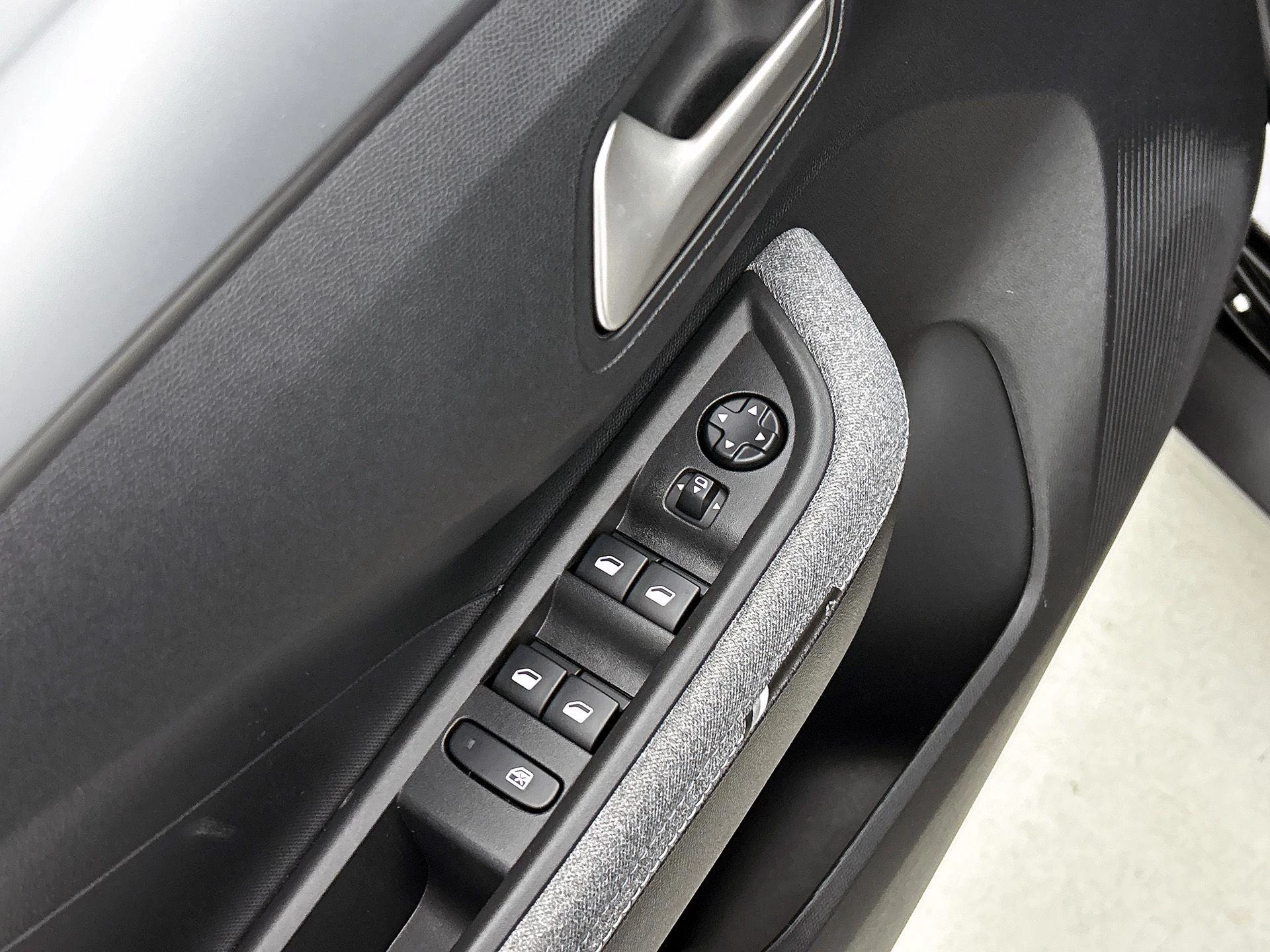 Opel-Frontera-image-26