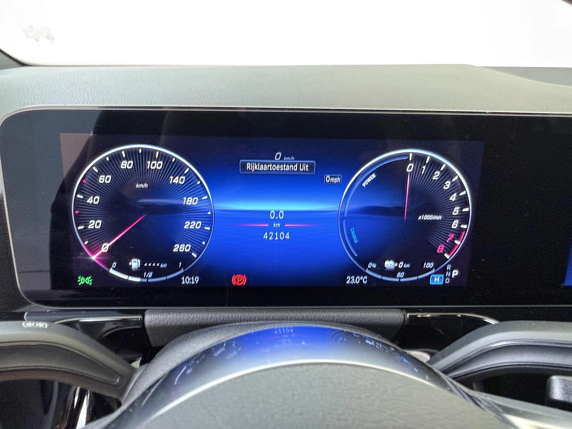 Mercedes-Benz-GLA-image-10