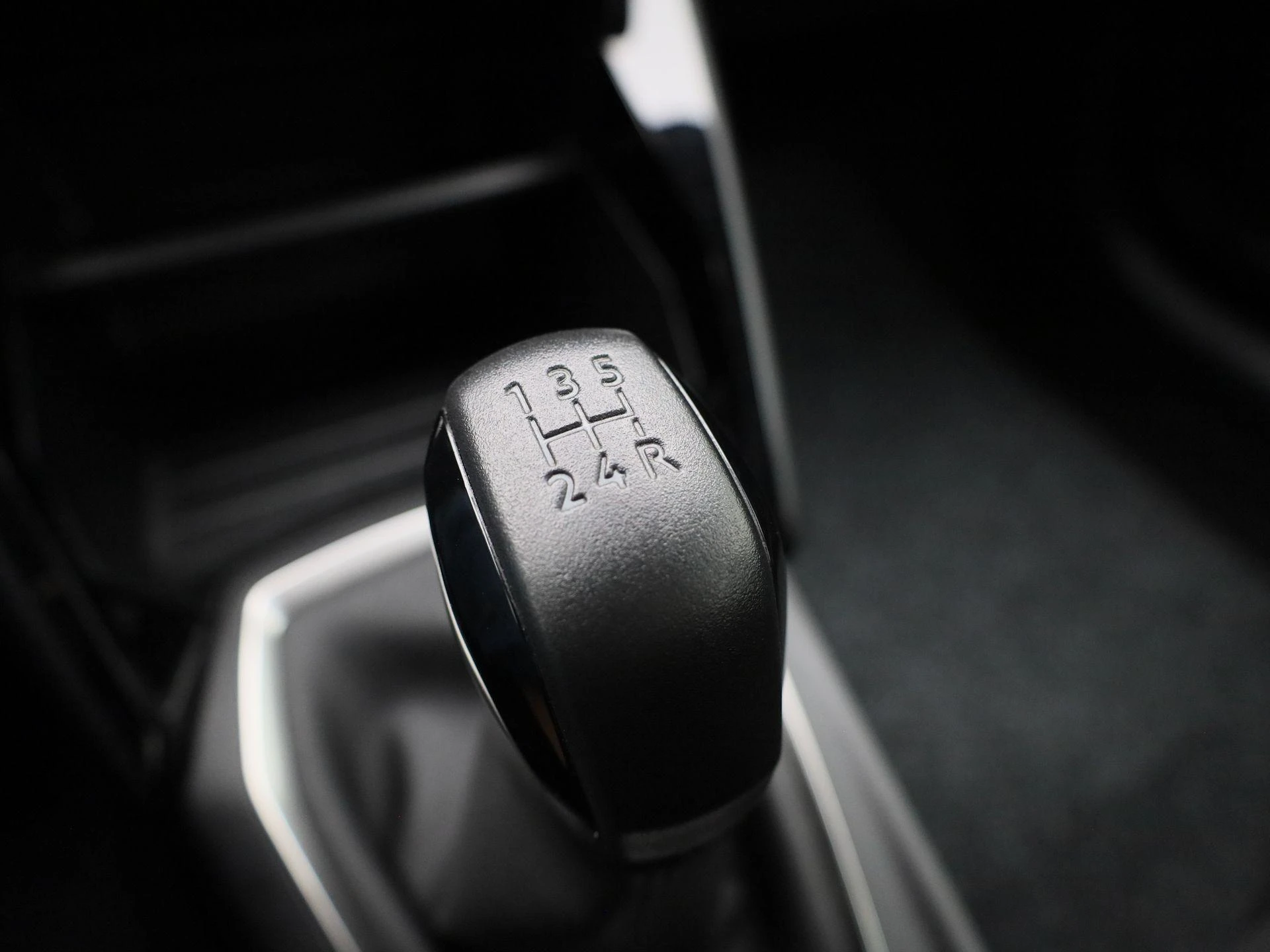 Peugeot-208-image-22