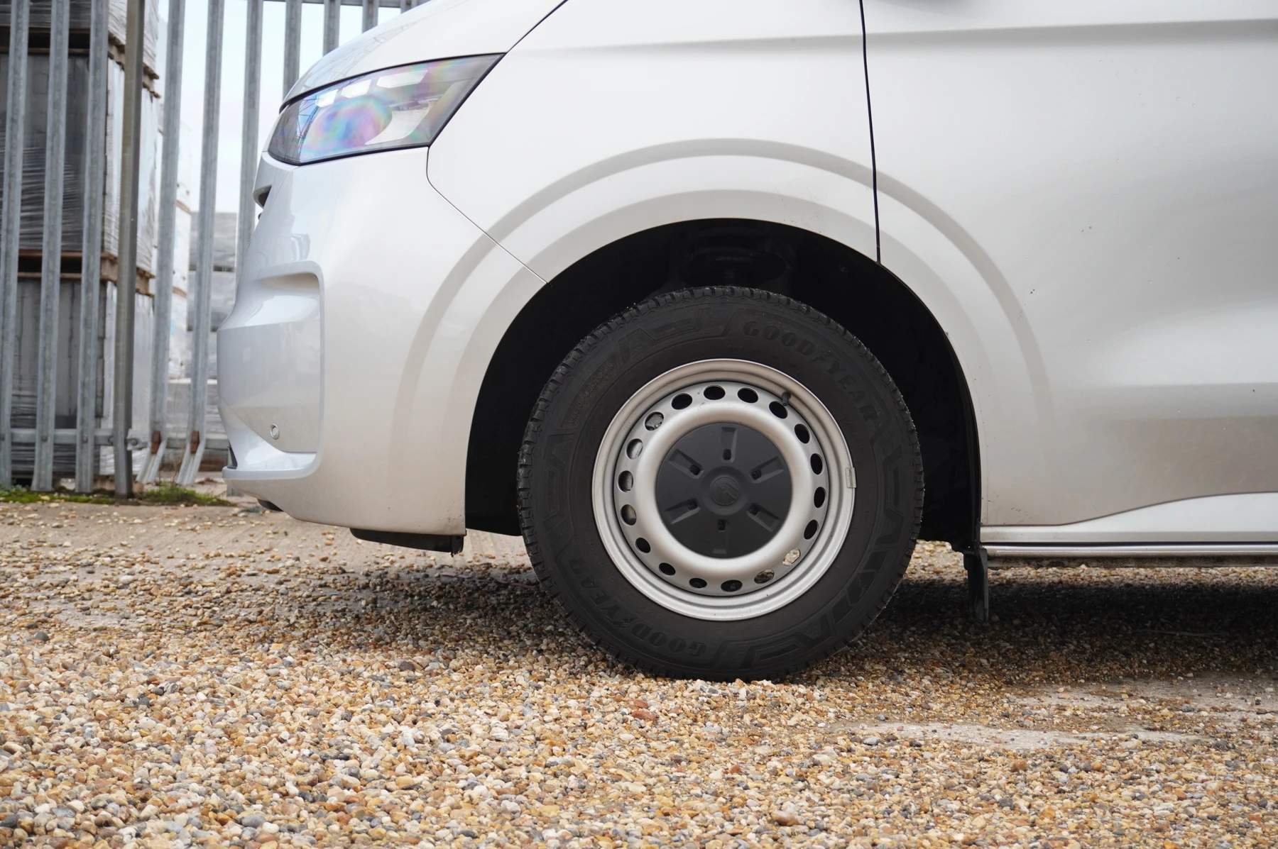Volkswagen-Transporter-image-4