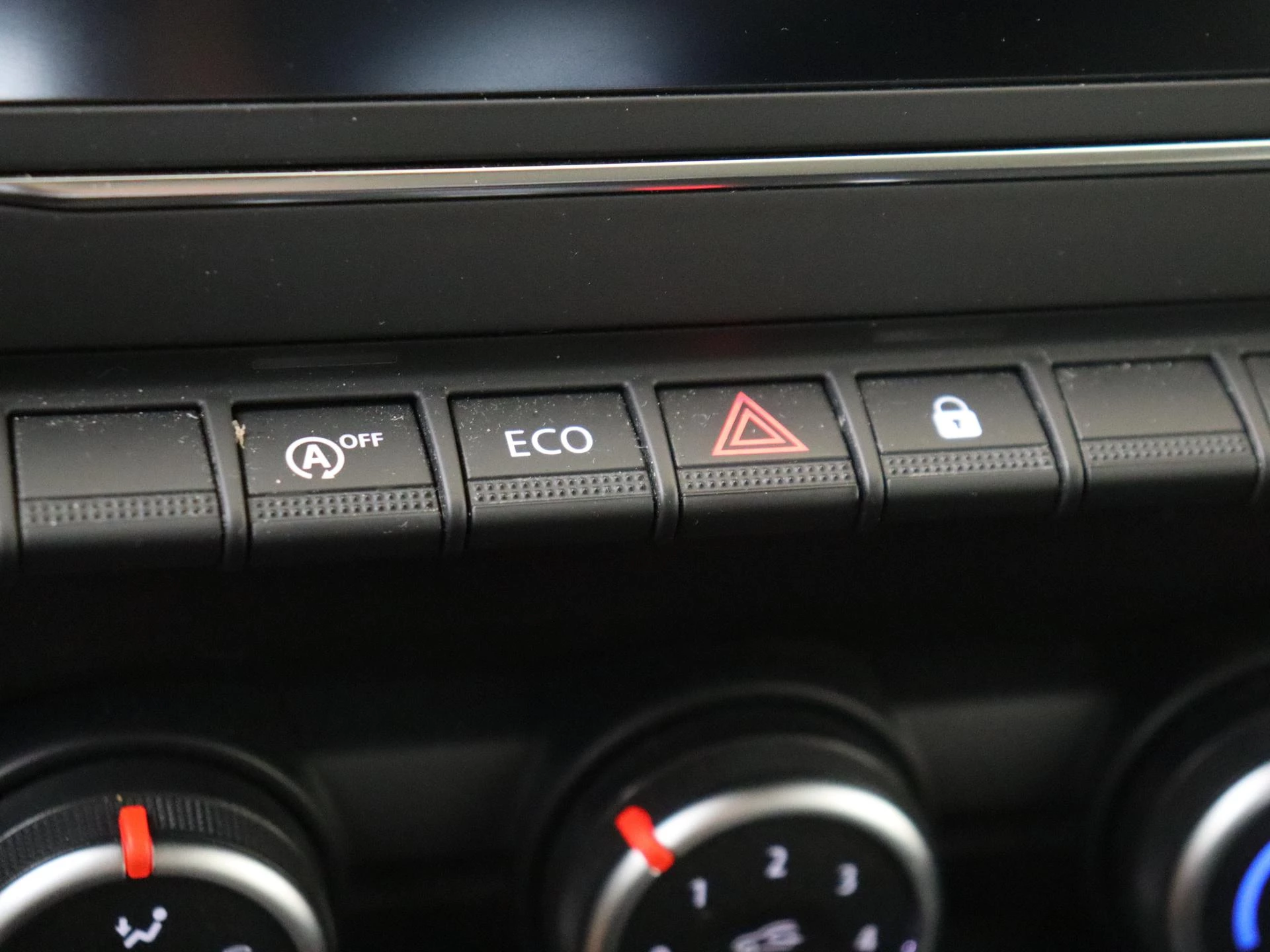 Renault-Clio-image-18