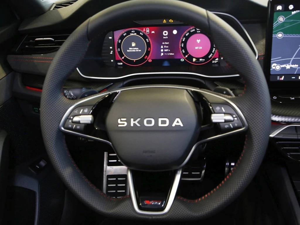 Škoda Octavia Combi RS 2.0 TSI UPE 58.240 AHK Pano 18"