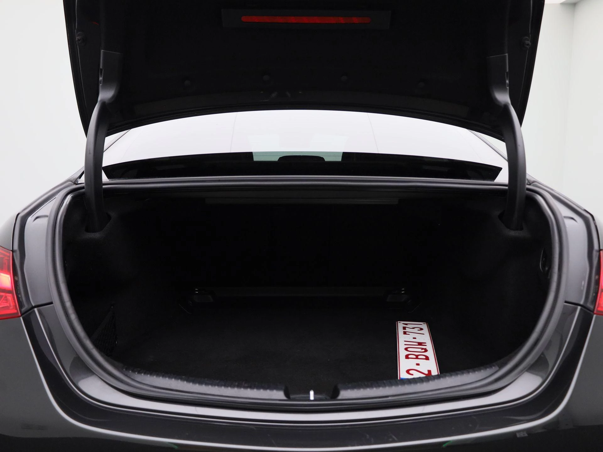 Mercedes-Benz-C-Klasse-image-11