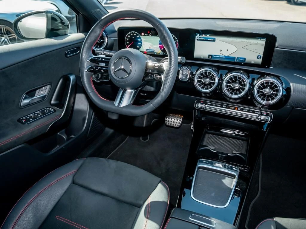 Mercedes-Benz-A-Klasse 200-image-9
