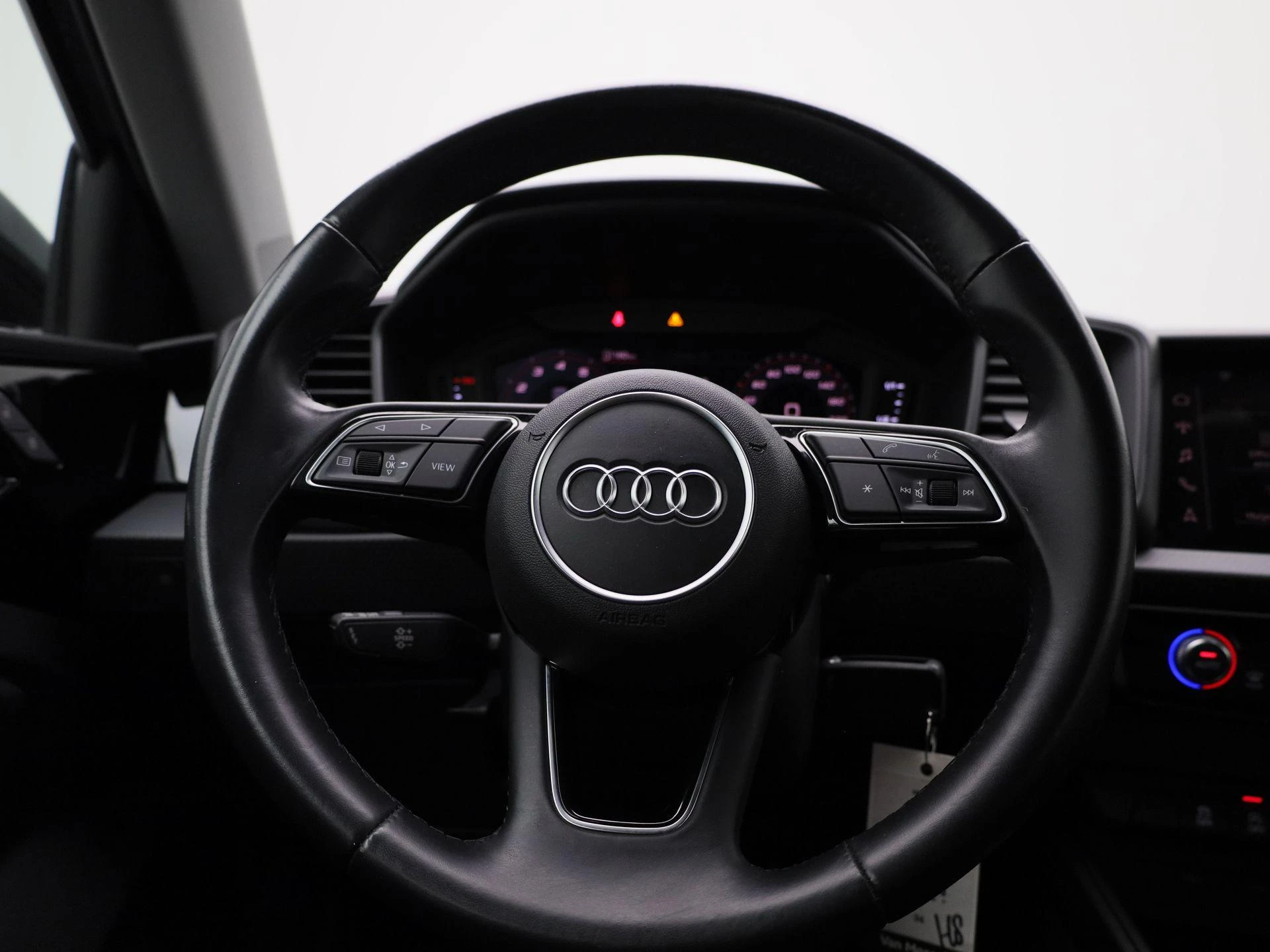 Audi-A1 Sportback-image-6
