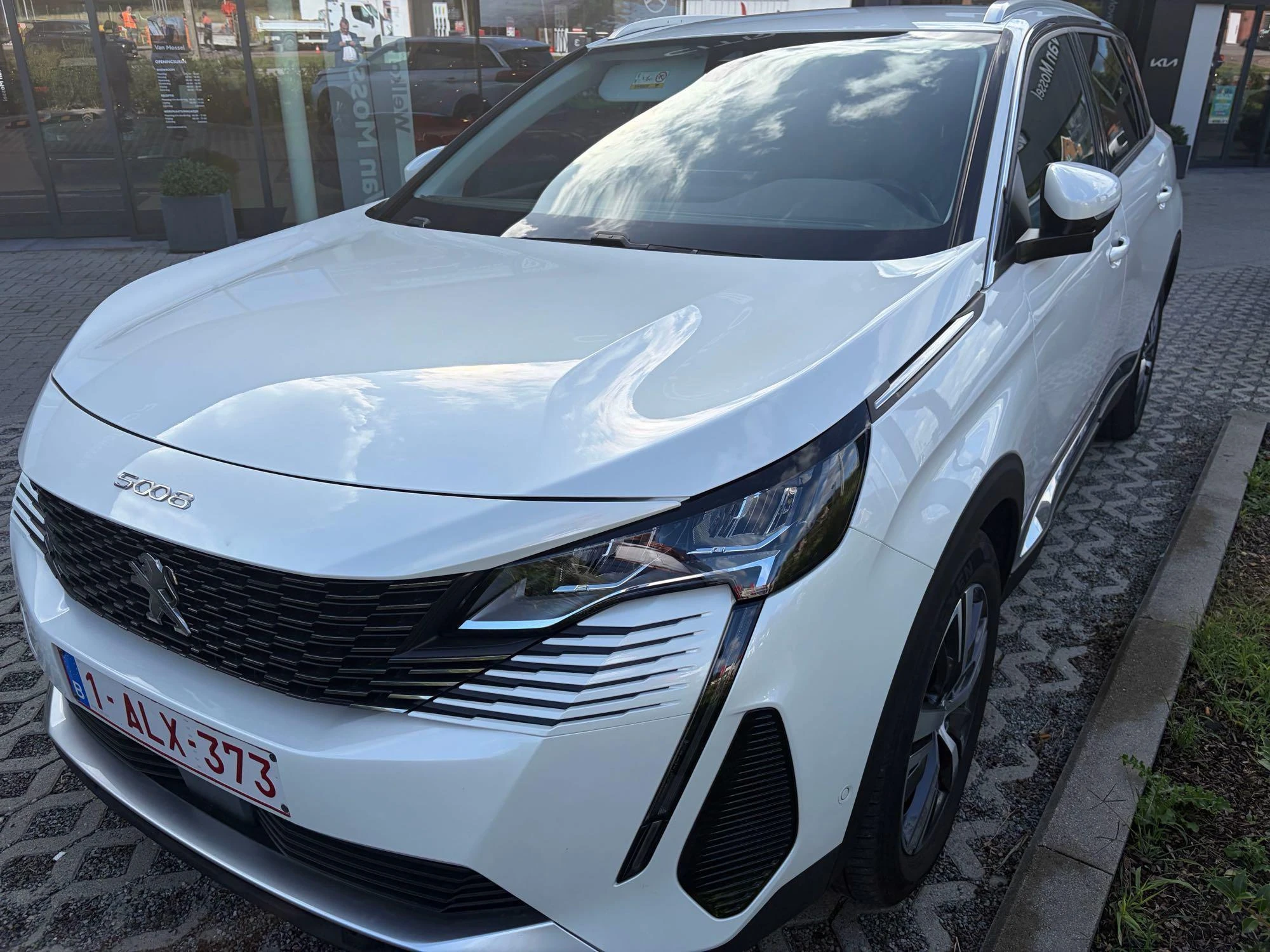 Peugeot-5008-image-5