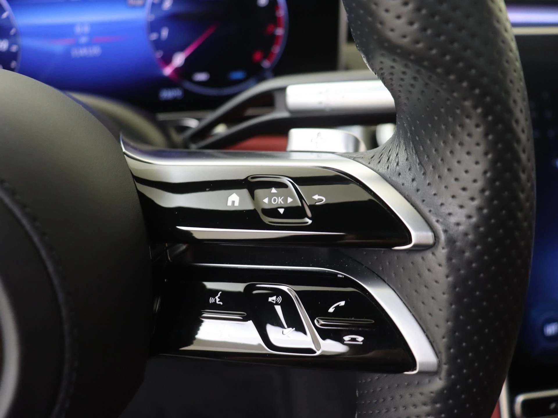 Mercedes-Benz-S-Klasse-image-12