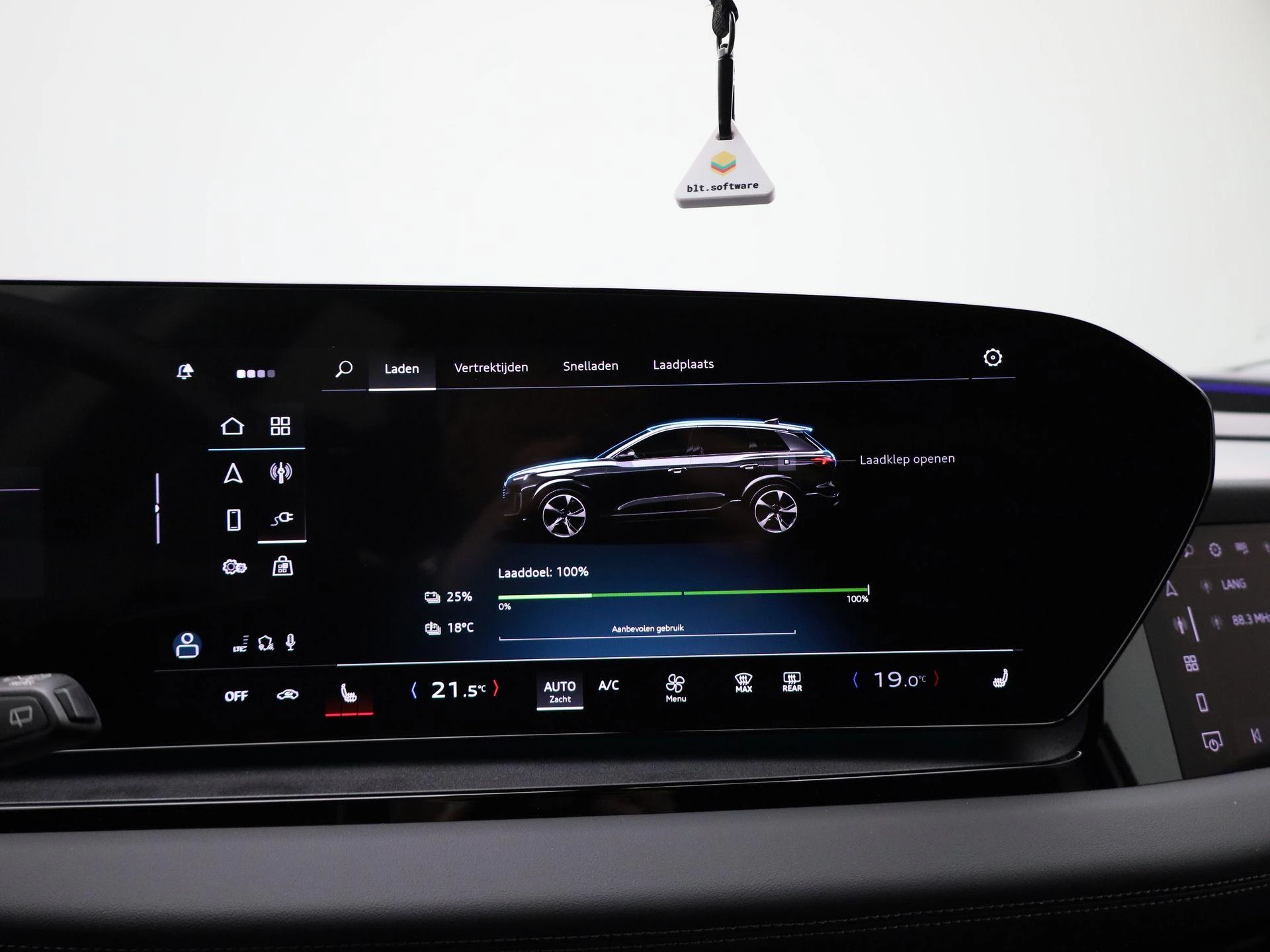 Audi-Q6 e-tron-image-24