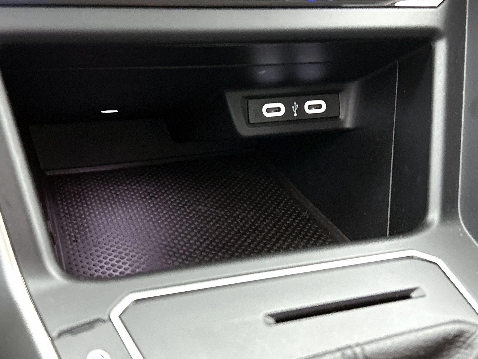 Volkswagen-Polo-image-33