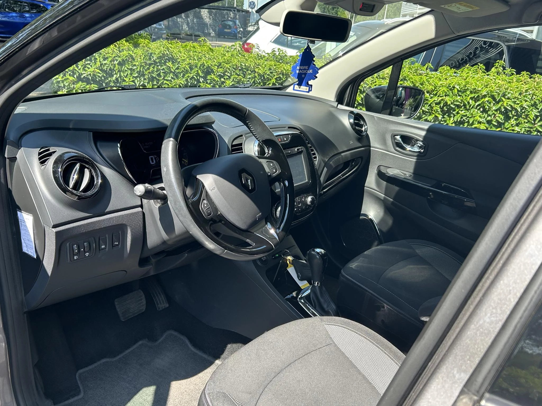 Renault-Captur-image-7