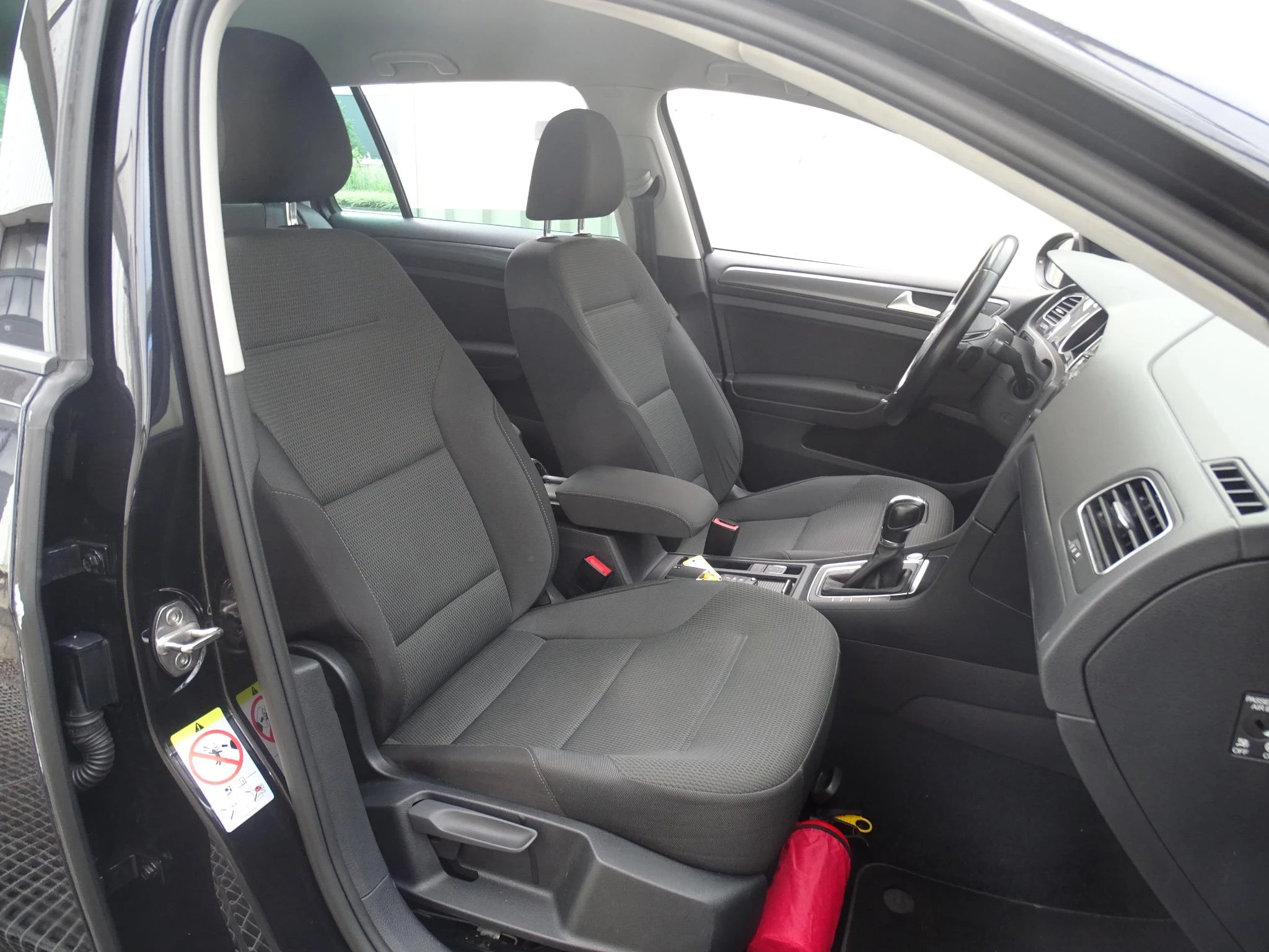 Volkswagen-Golf-image-12