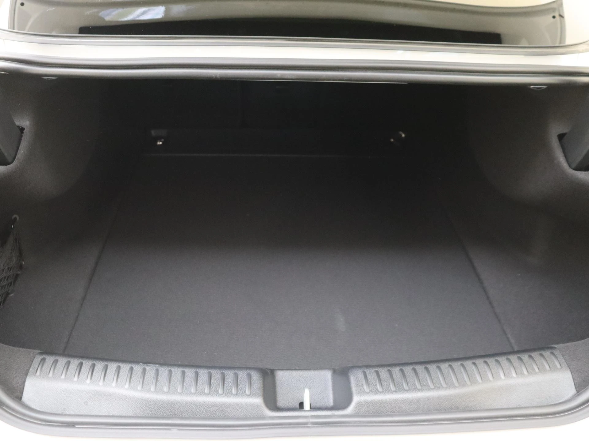 Mercedes-Benz-CLA-image-26