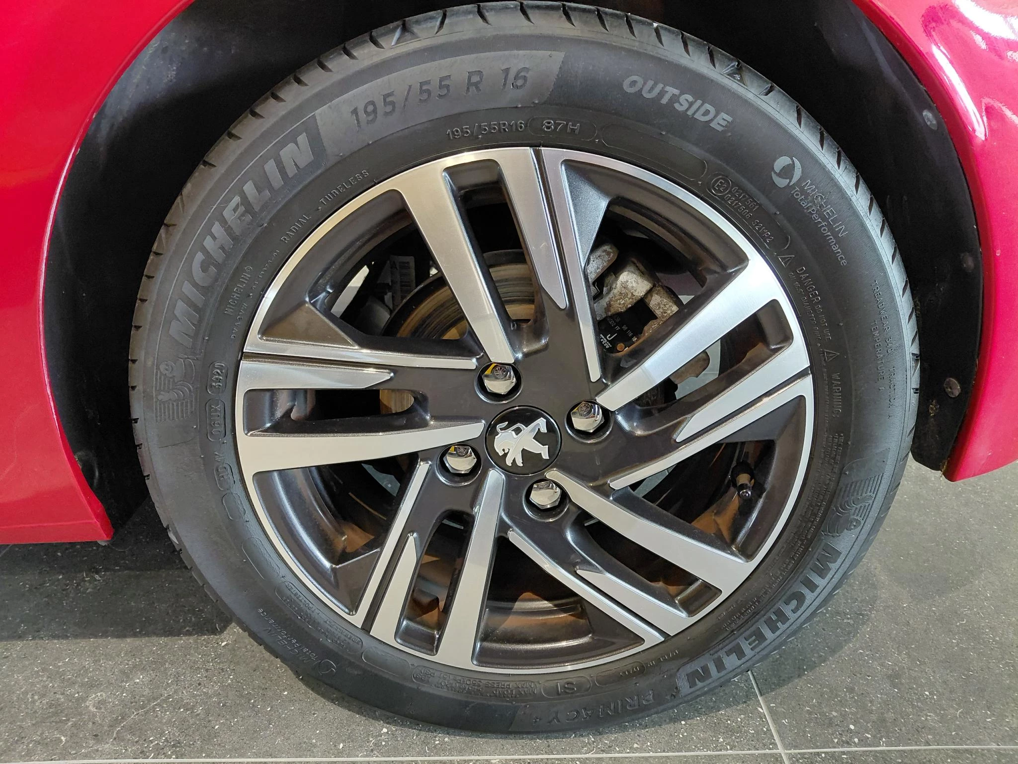 Peugeot-208-image-17