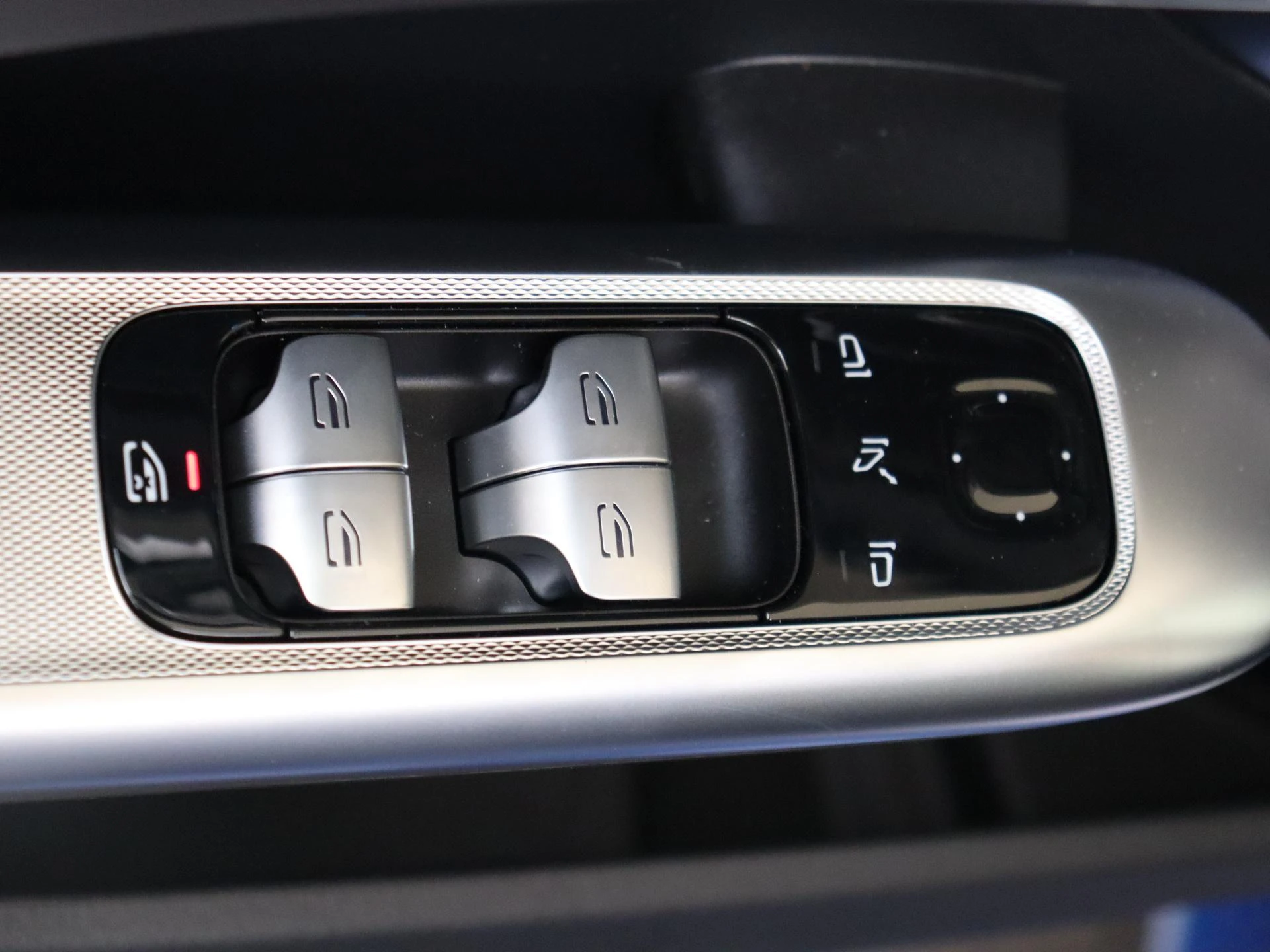 Mercedes-Benz-C-Klasse-image-25