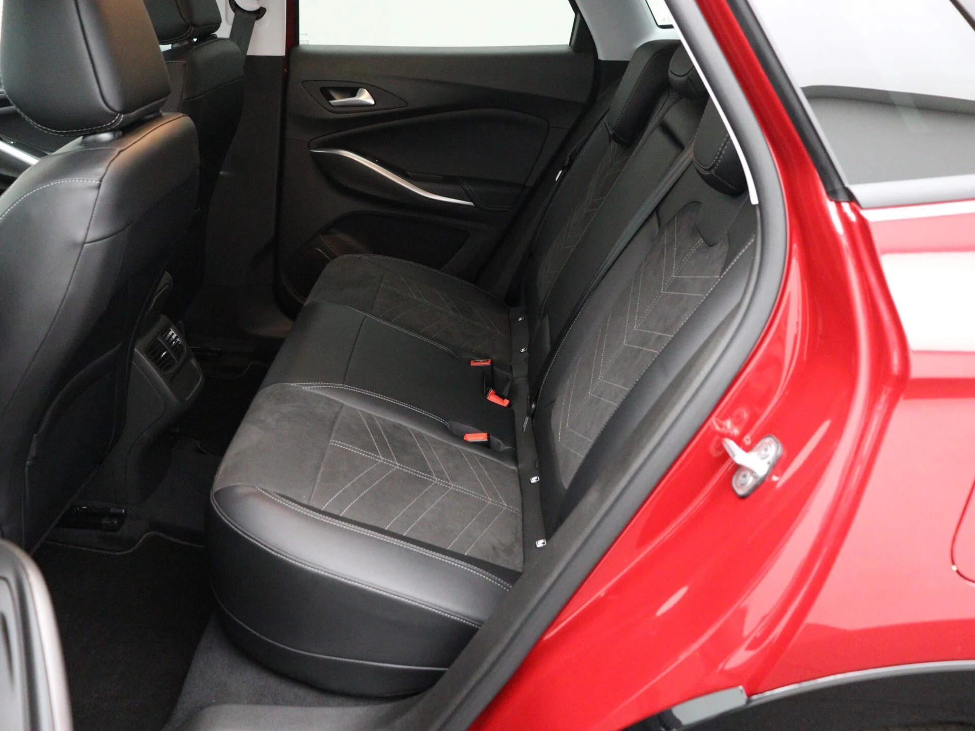 Opel-Grandland-image-12