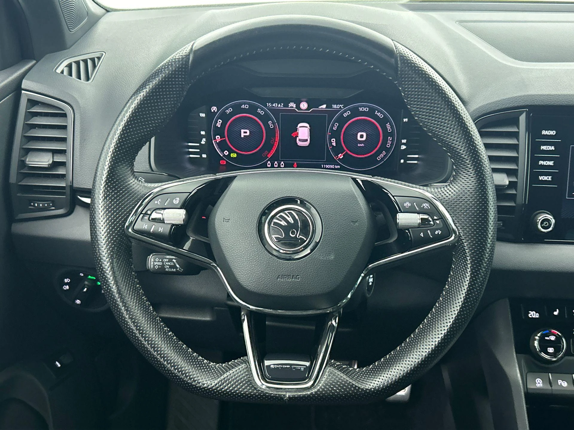 Škoda Karoq 1.5 TSI ACT Sportline Business