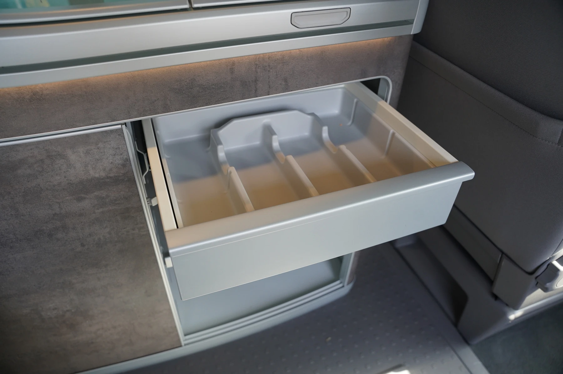 Volkswagen-California-image-27