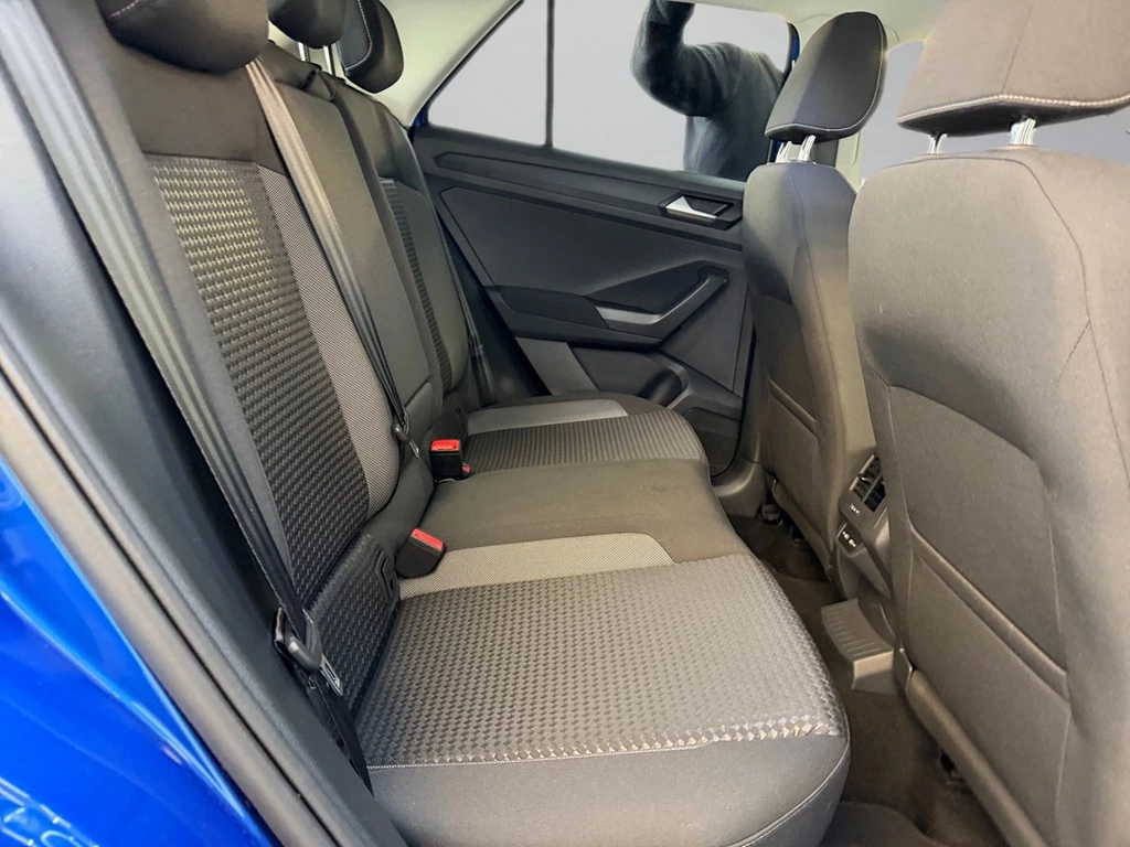 Volkswagen-T-Roc-image-10