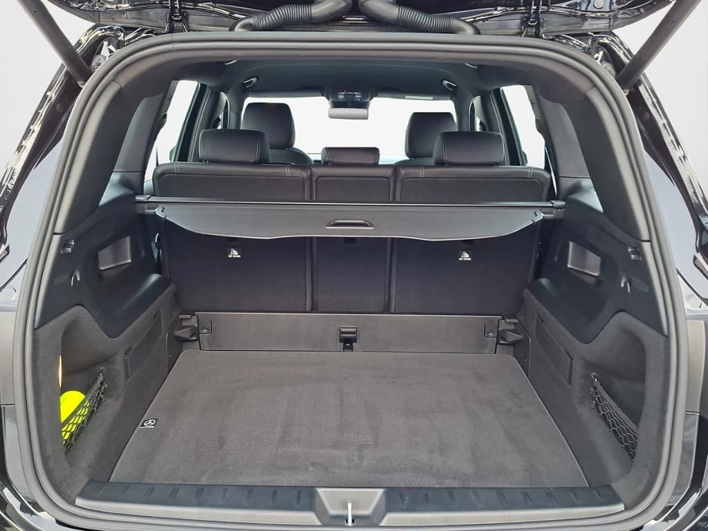 Mercedes-Benz-GLB 200 d-image-11