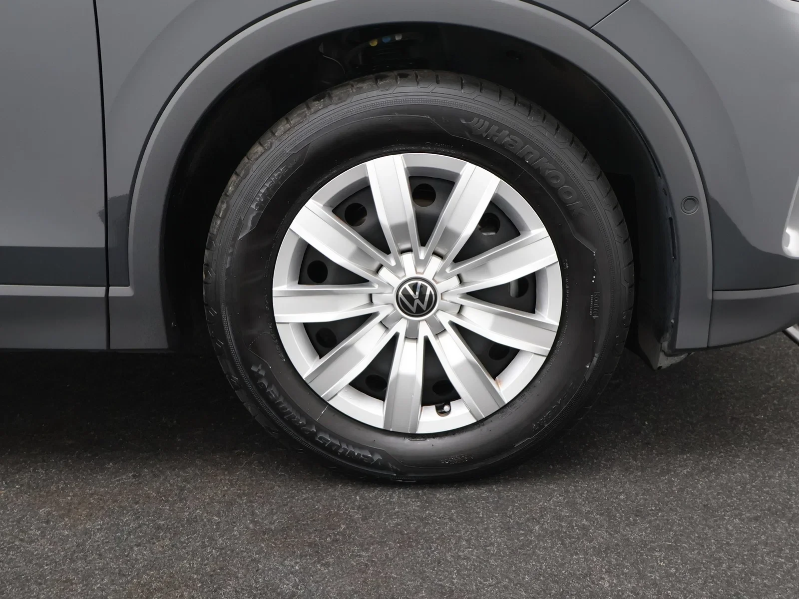 Volkswagen-Tiguan-image-7