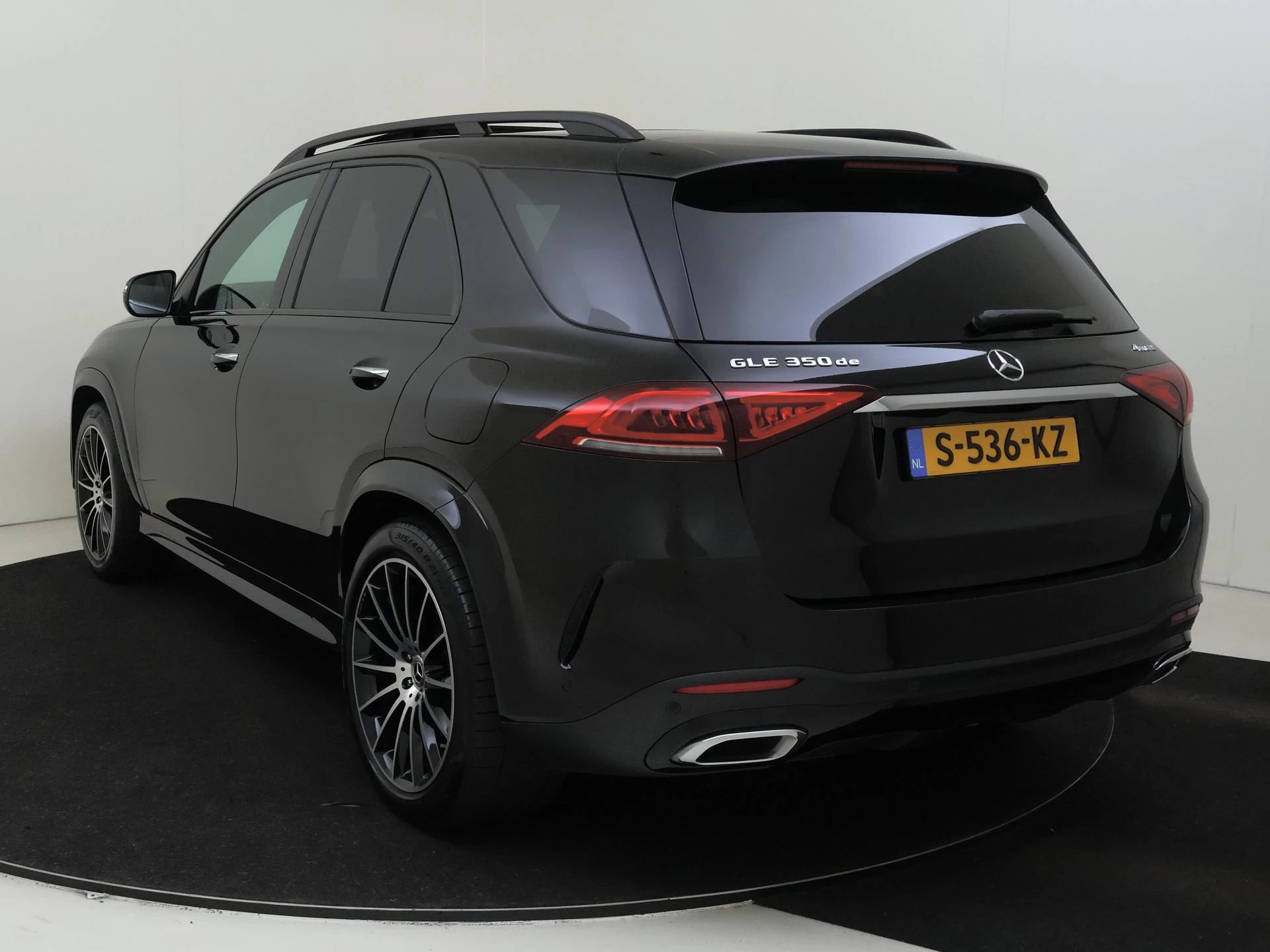 Mercedes-Benz-GLE-image-6