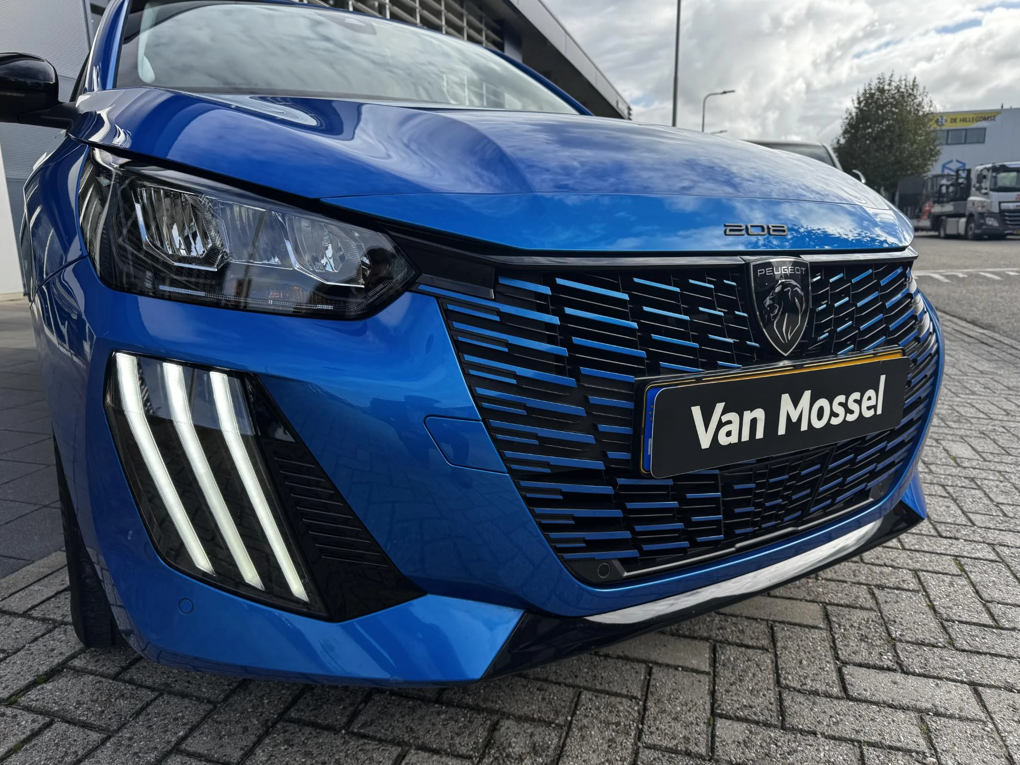 Peugeot-e-208-image-4