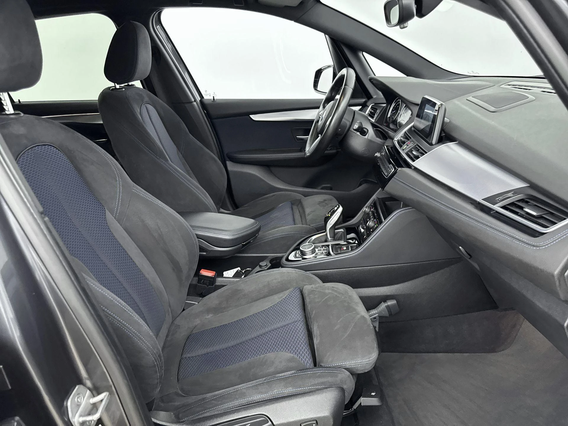 BMW-2 Serie-image-21