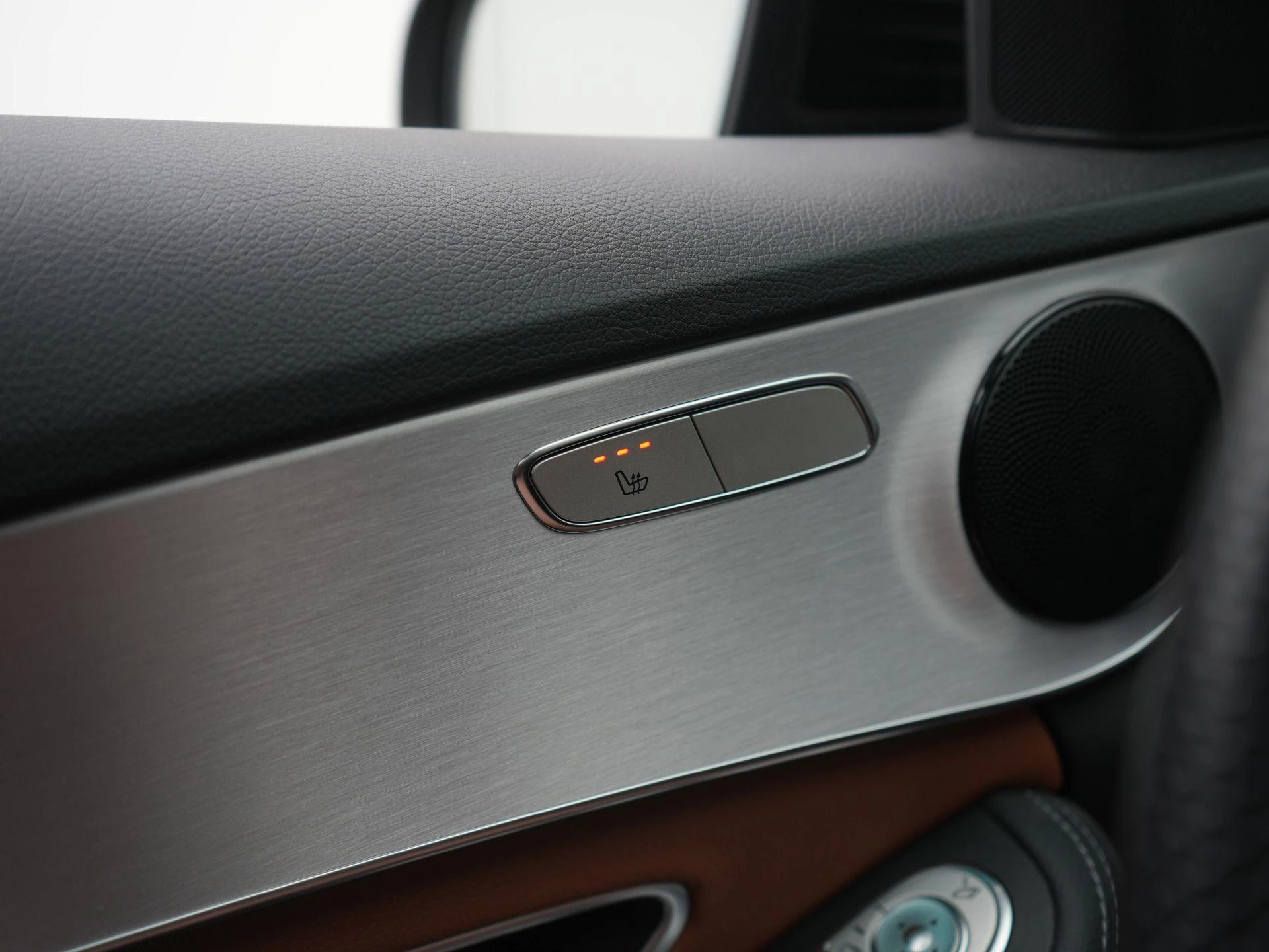 Mercedes-Benz-C-Klasse-image-34