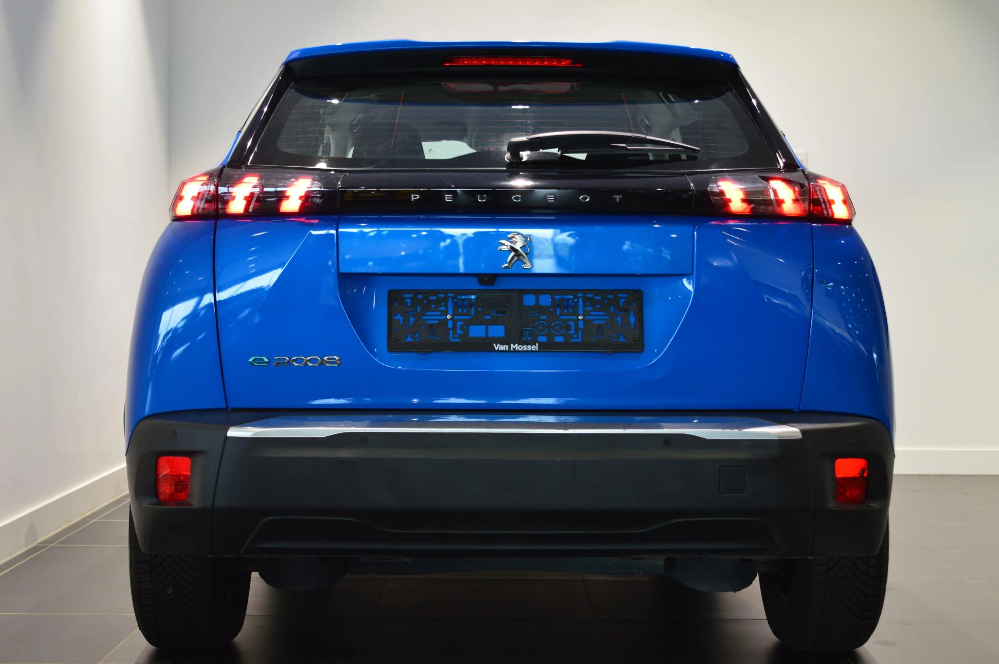 Peugeot-e-2008-image-12