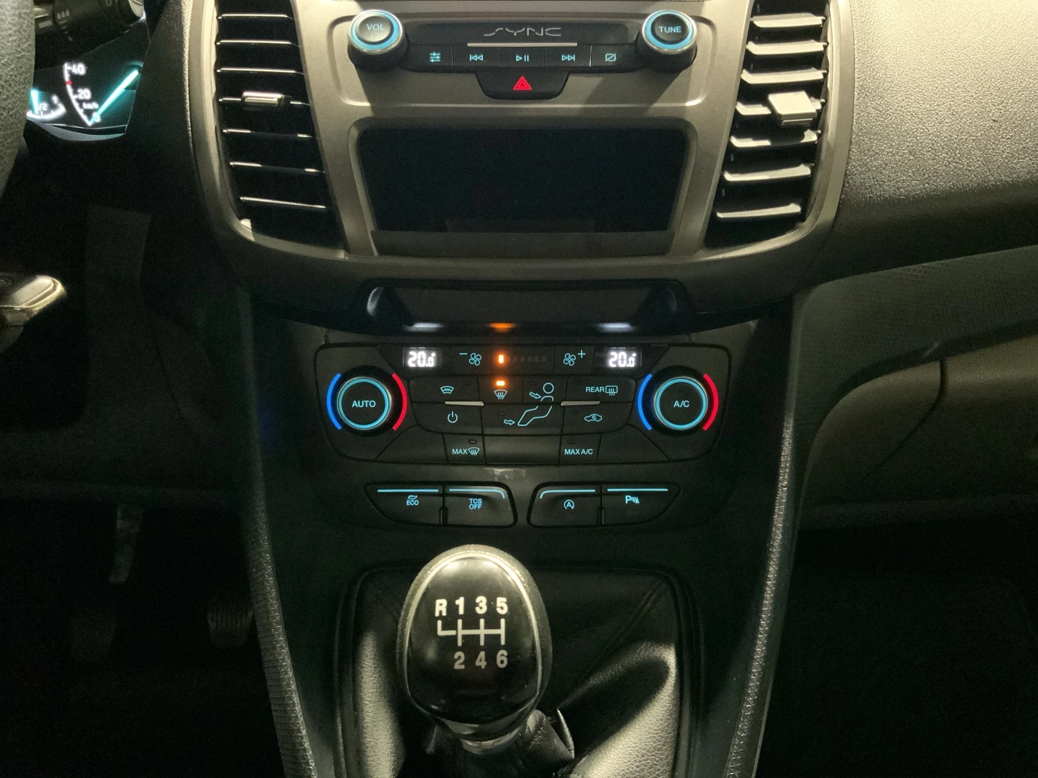 Ford-Transit Connect-image-12