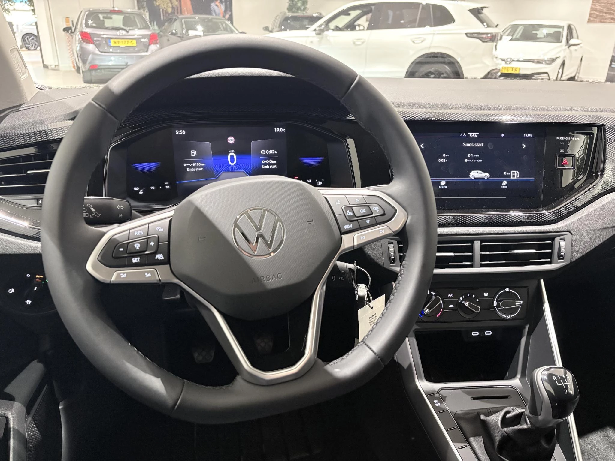 Volkswagen-Polo-image-15