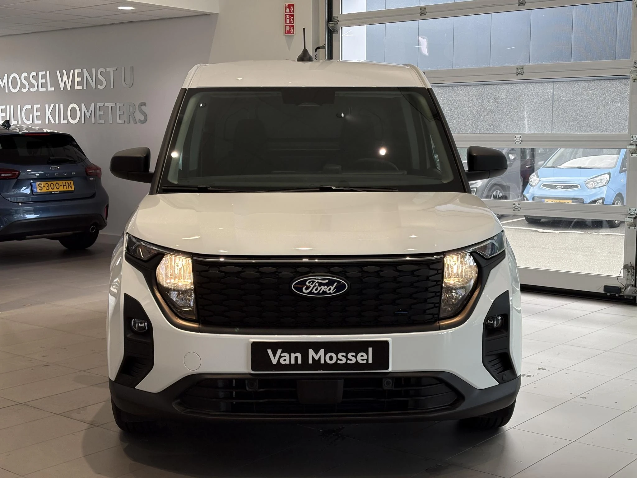 Ford-E-Transit-image-2