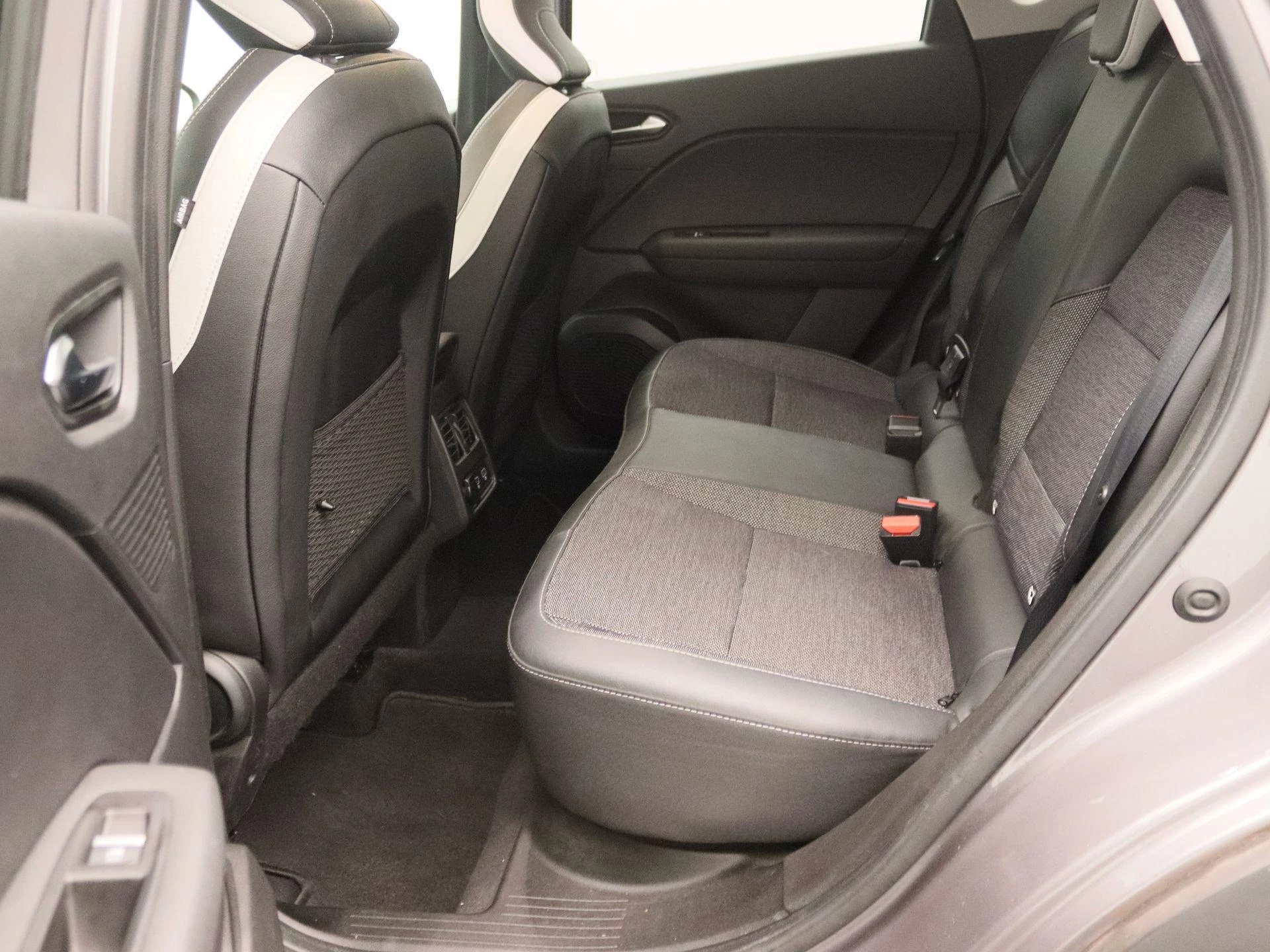Renault-Captur-image-12