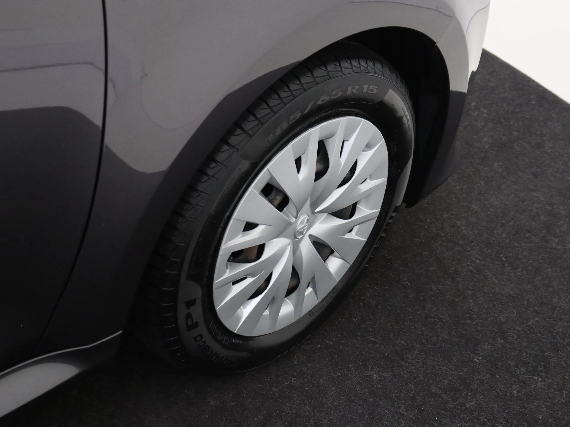 Toyota-Yaris-image-10