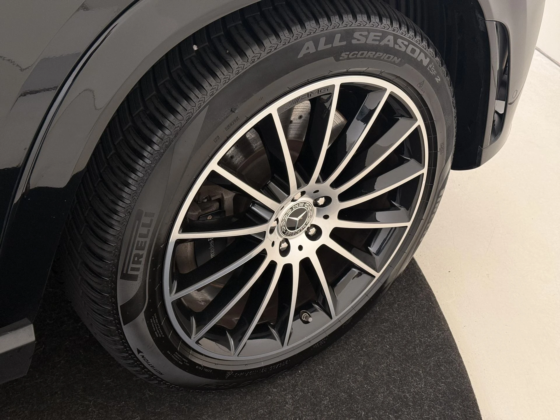 Mercedes-Benz-GLE-image-32