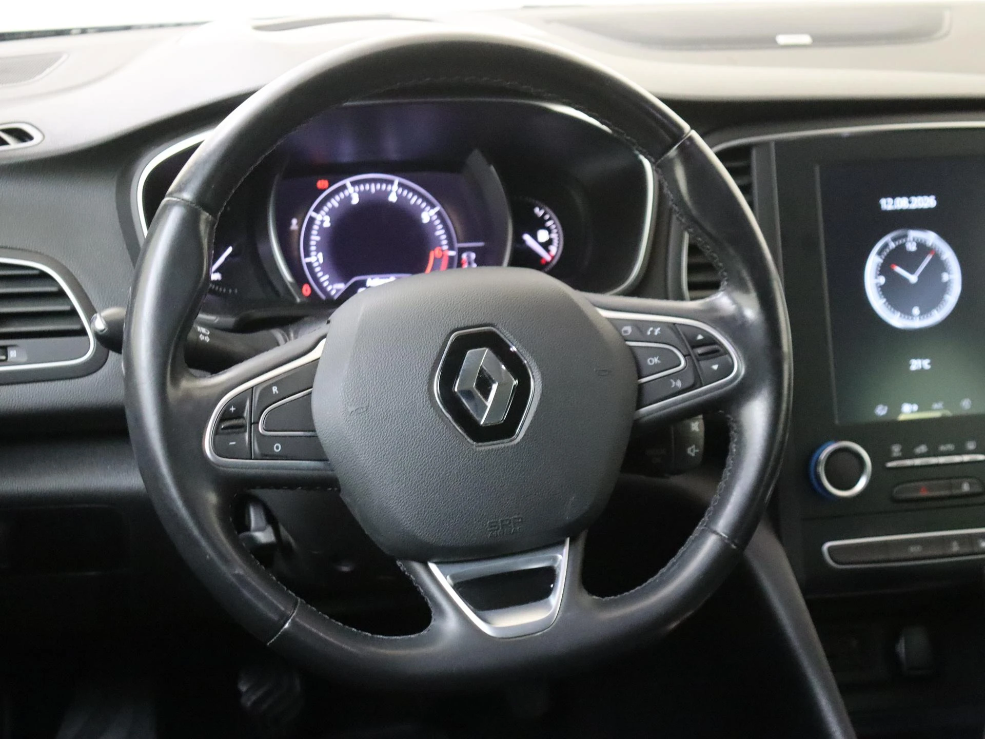 Renault-Mégane Estate-image-12