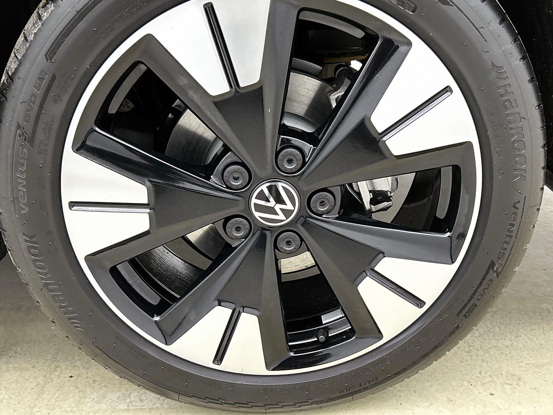 Volkswagen-Multivan-image-34