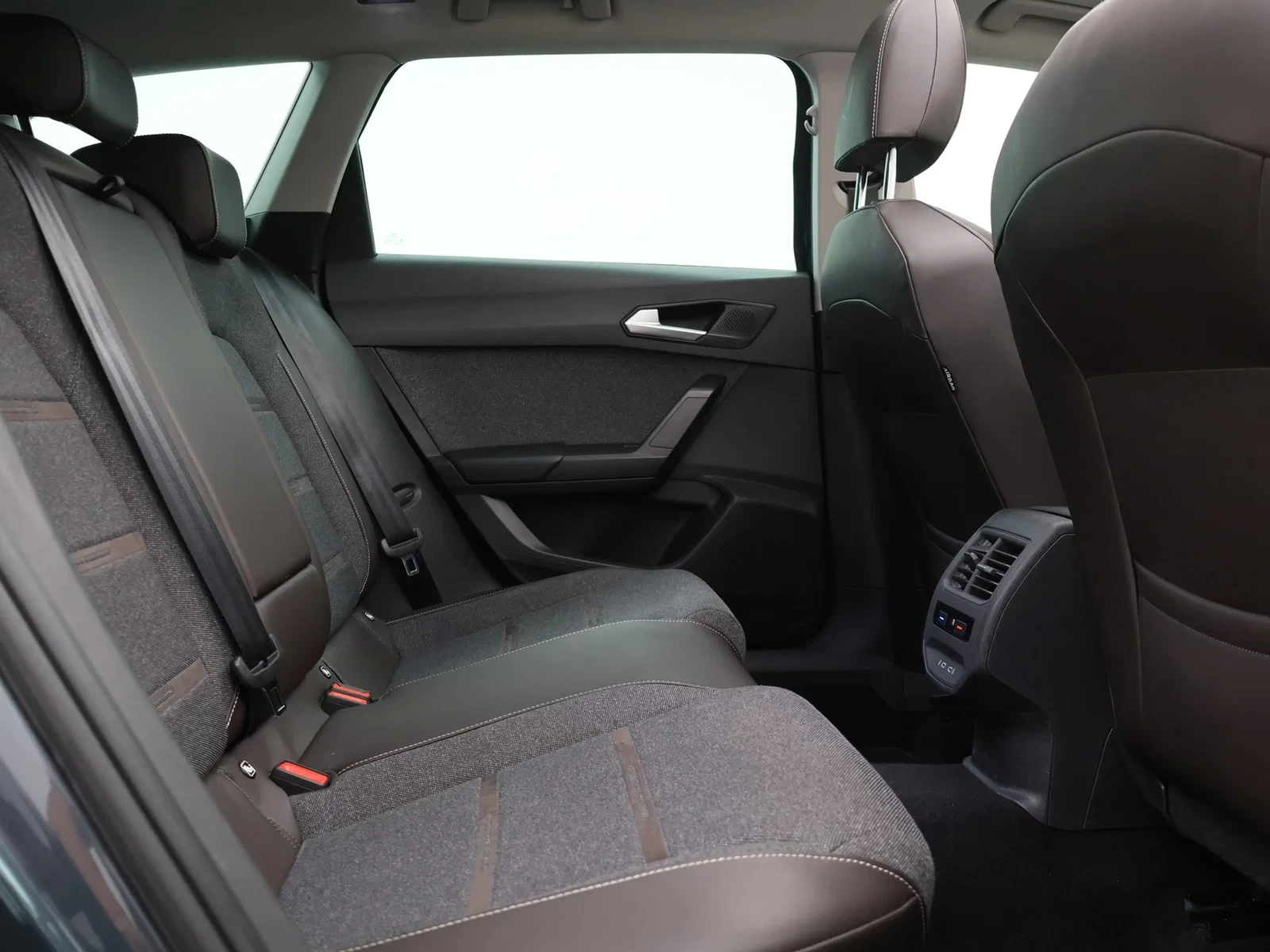 SEAT Leon ST Leon Break Xcellence 1.5TSI 150PK *PANODAK*TREKHAAK*CAMERA*PDC*ACC*NAVI*APP-CONNECT*...*