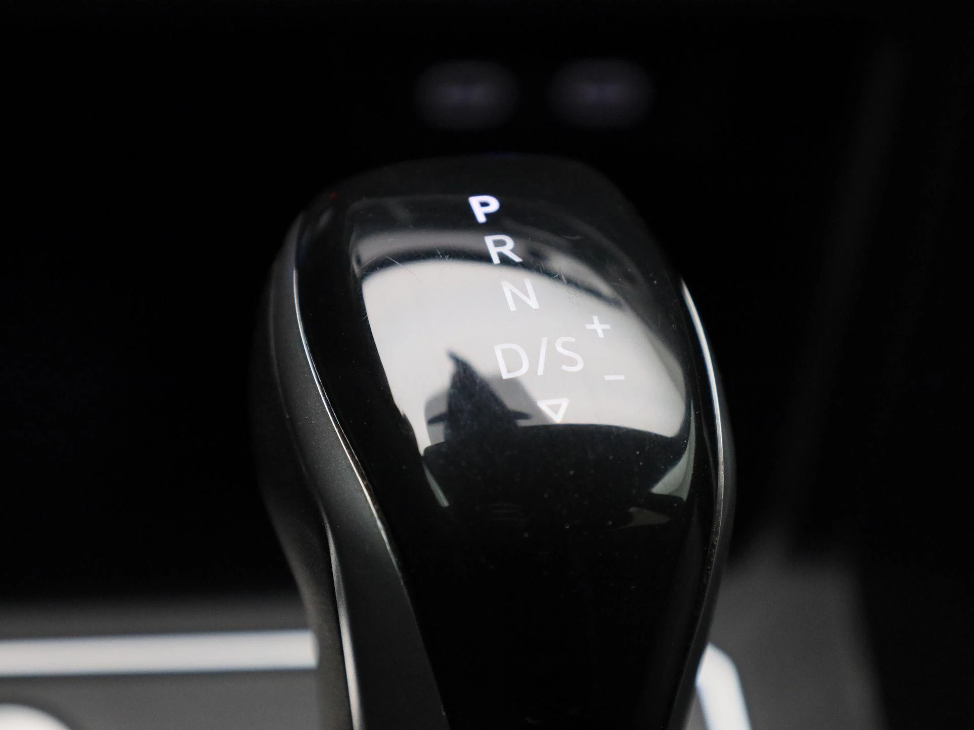 Volkswagen-Polo-image-15