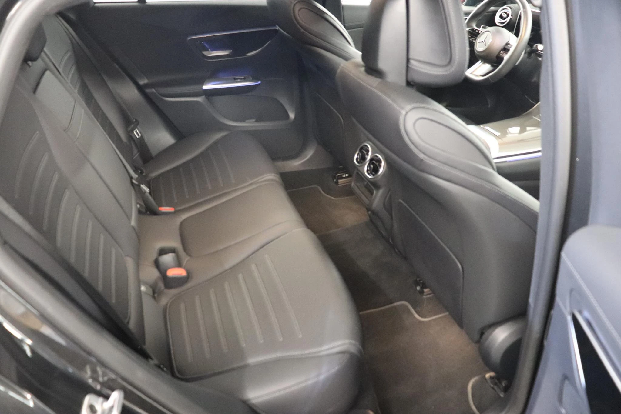 Mercedes-Benz-GLC-image-9