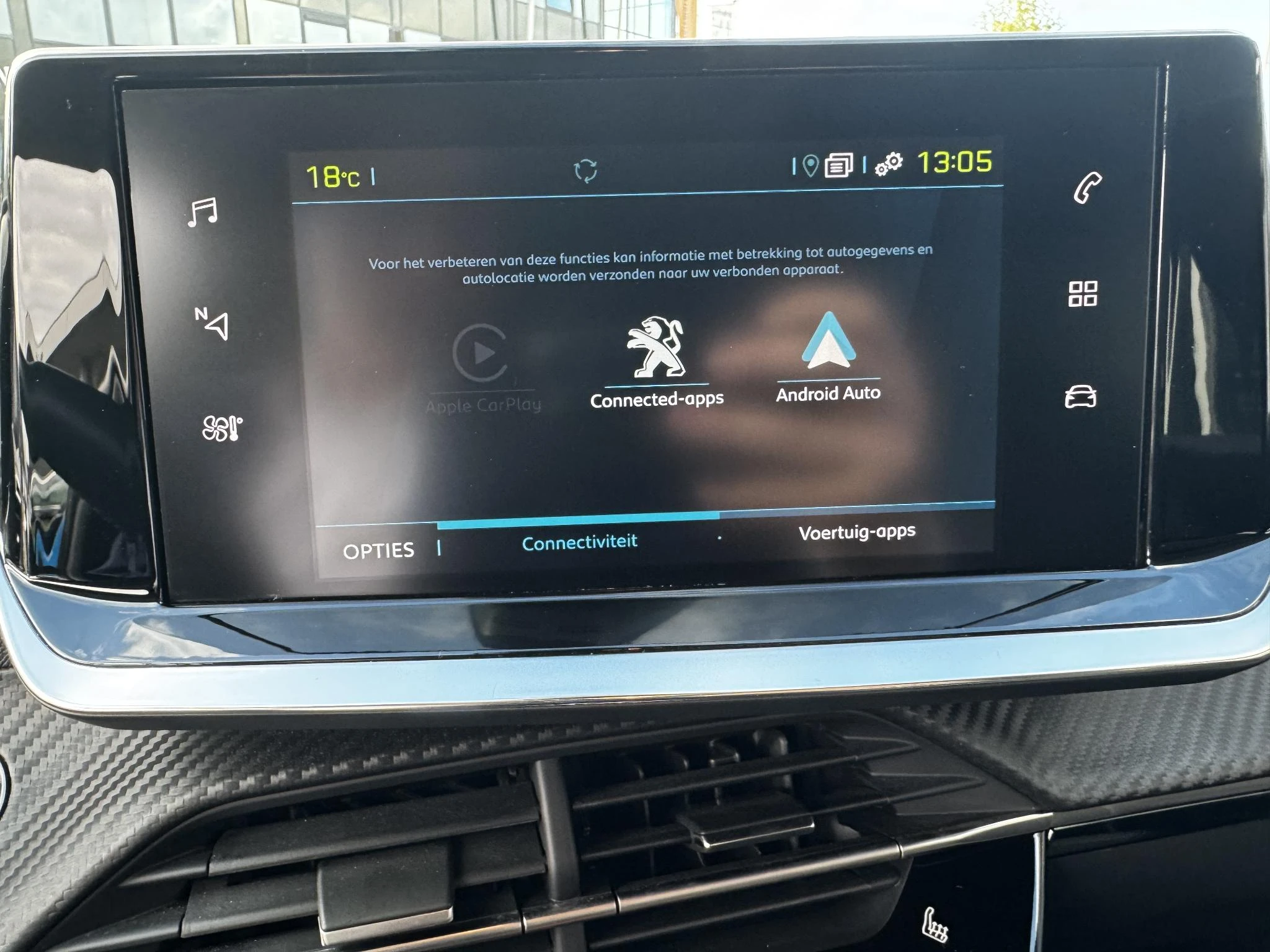Peugeot-e-208-image-15