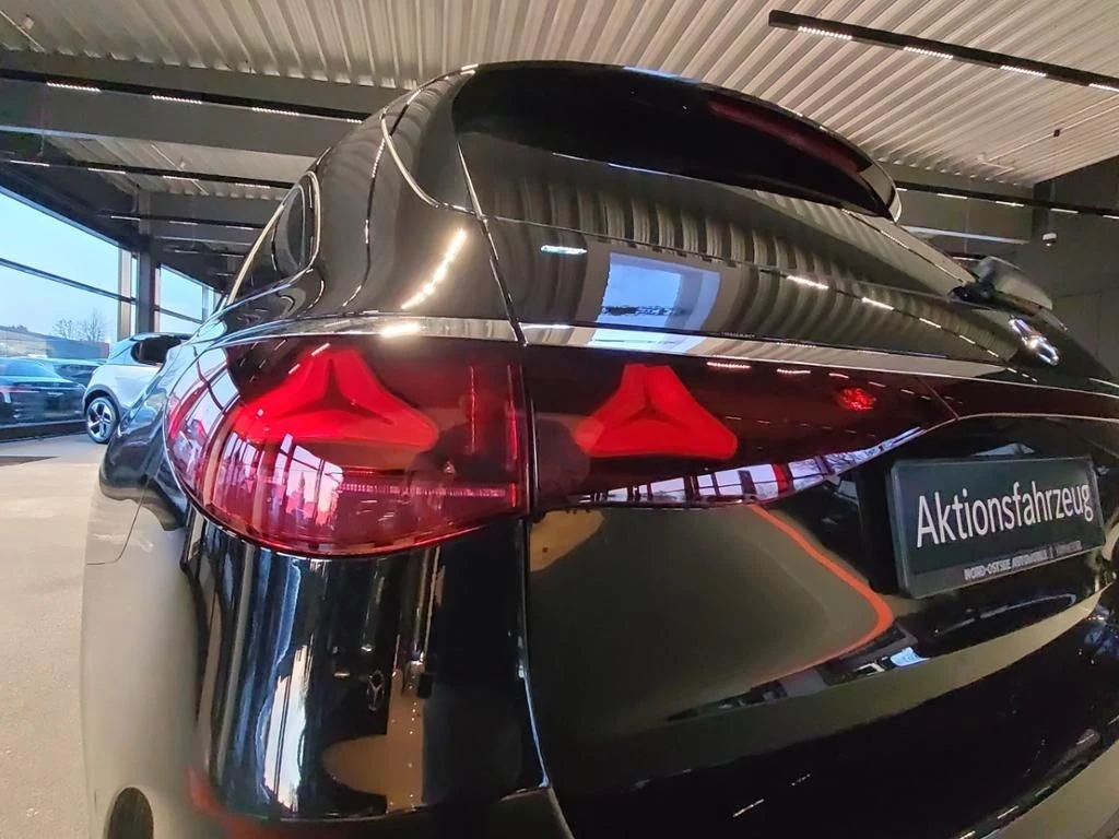 Mercedes-Benz-E-Klasse 300 de-image-13