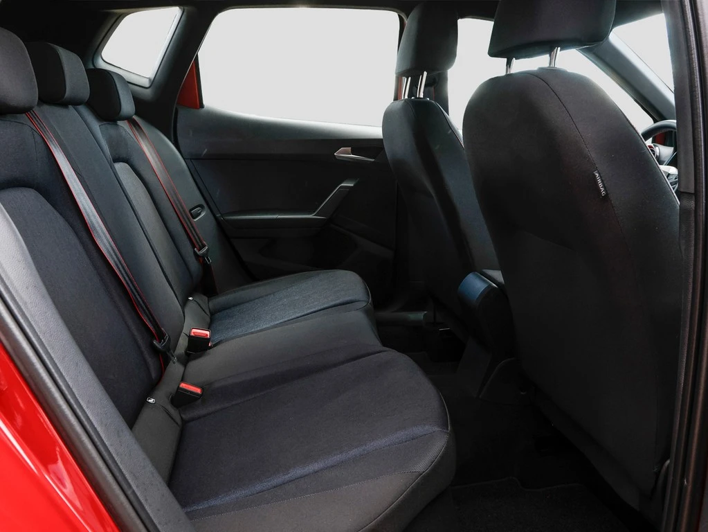 SEAT-Arona-image-9
