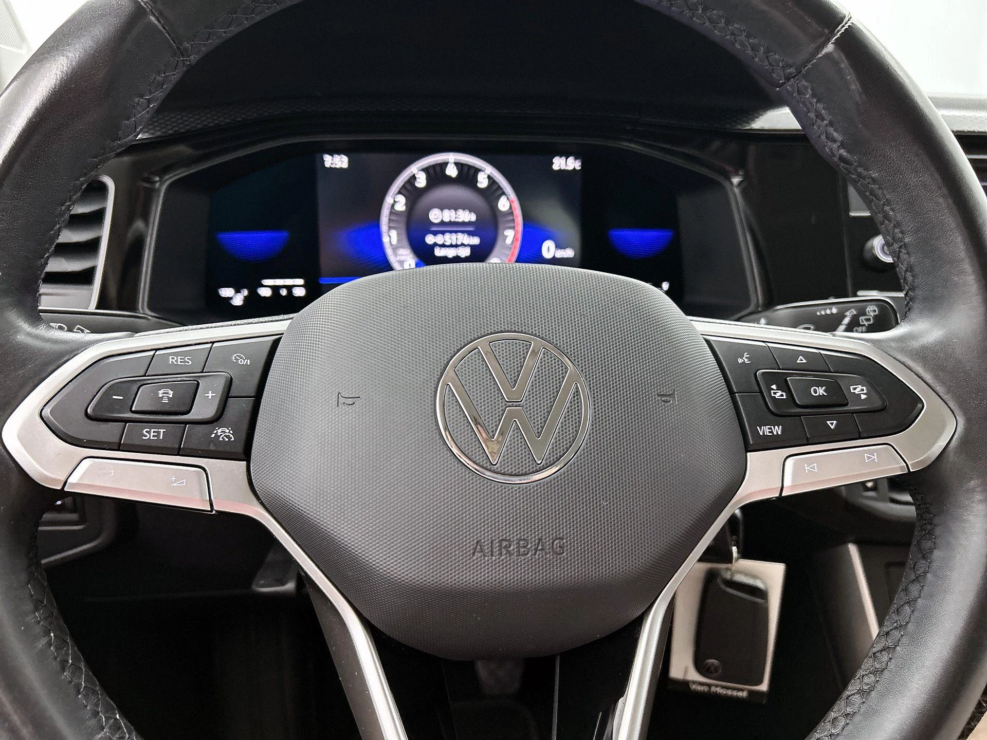 Volkswagen-Polo-image-29