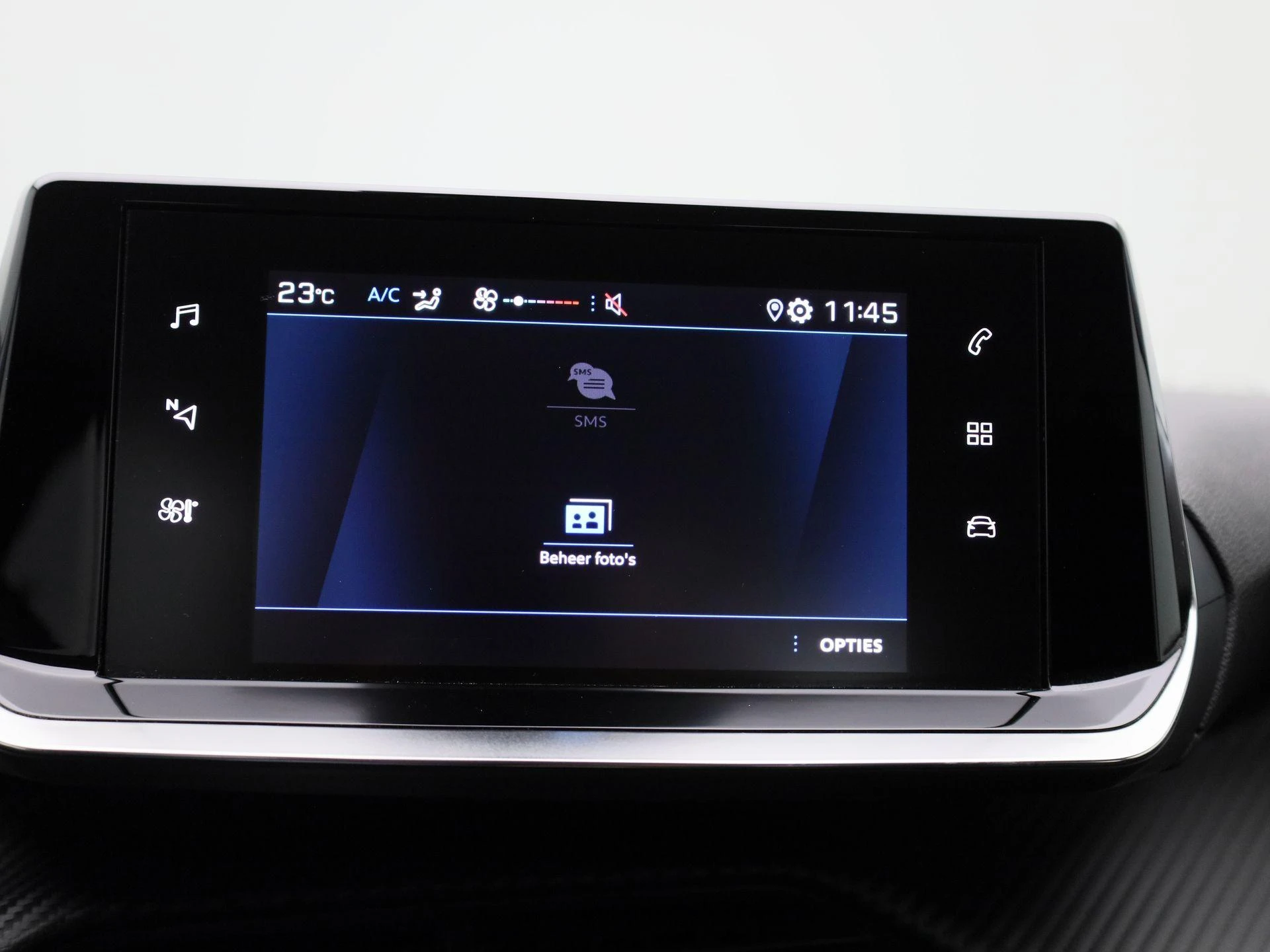 Peugeot-208-image-23