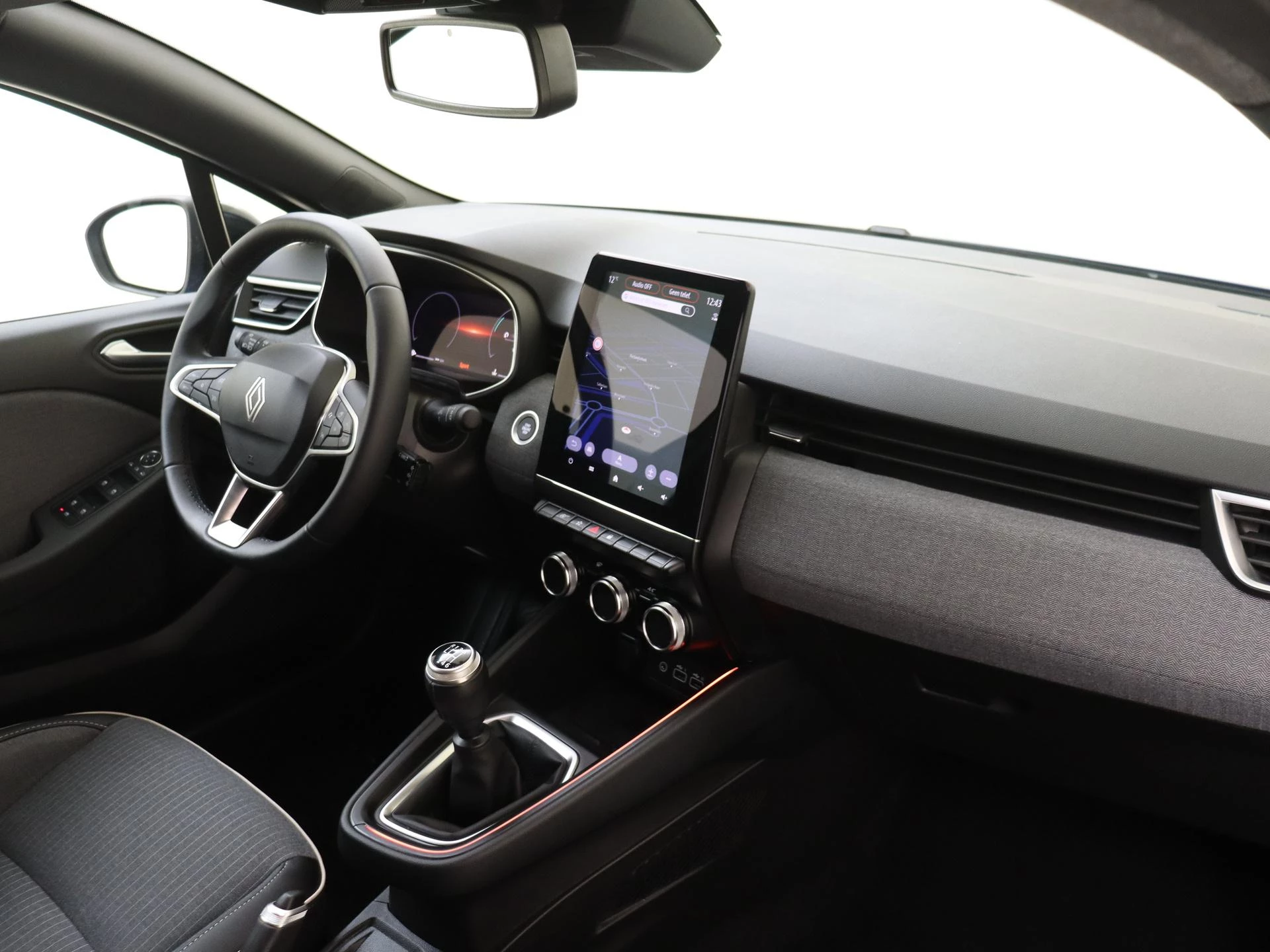 Renault-Clio-image-11