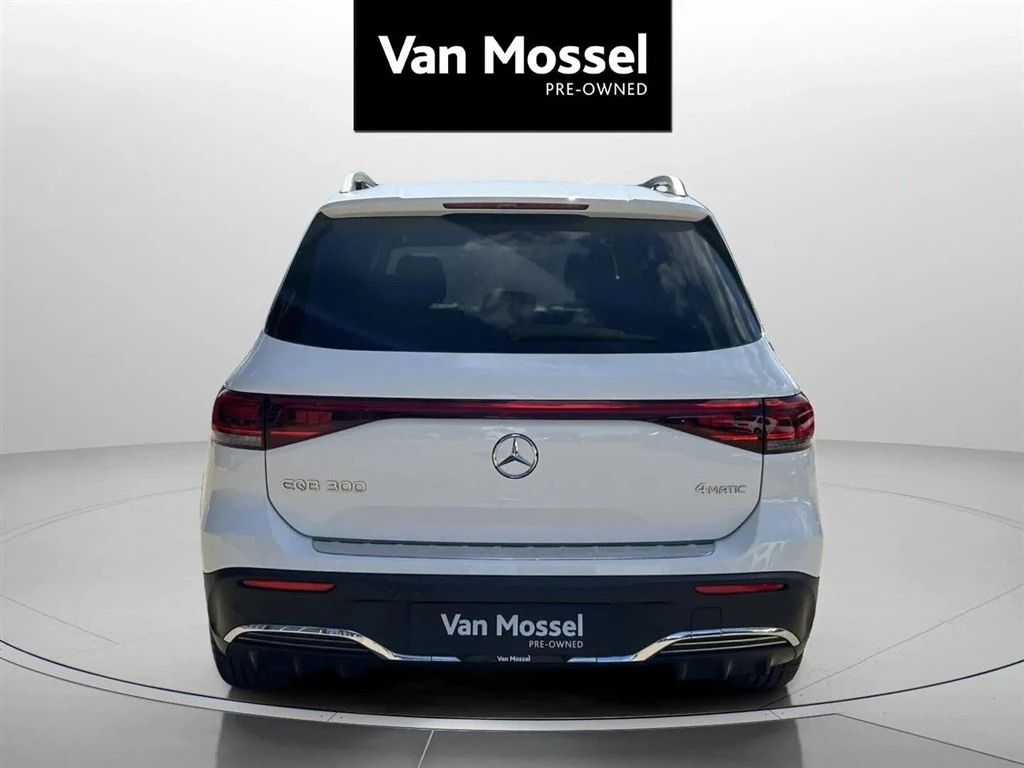 Mercedes-Benz-EQB-image-3